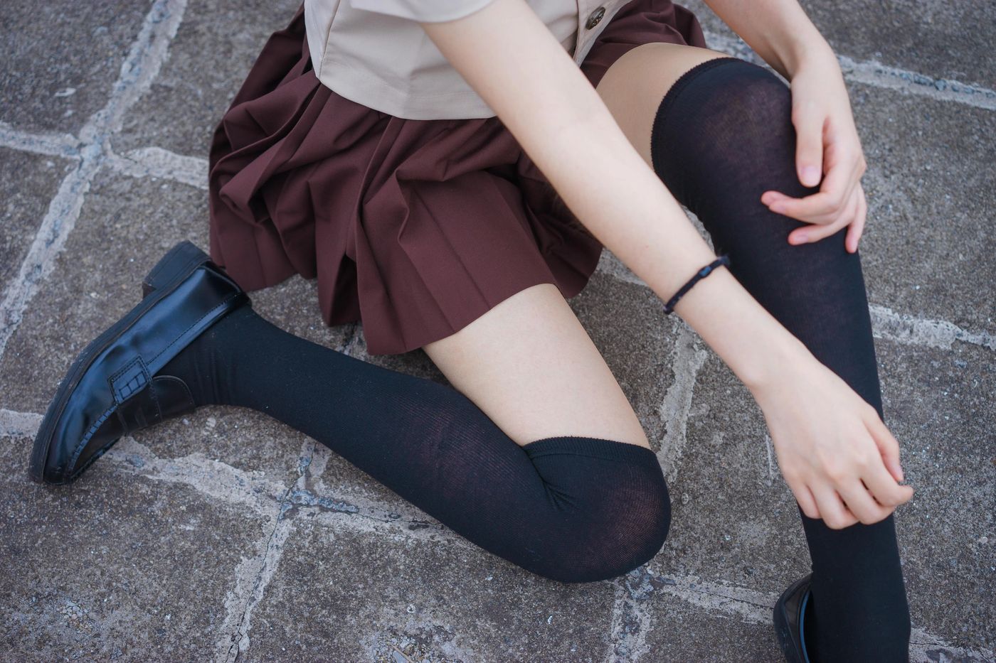 疯猫ss – NO.08 丝袜狂想曲（4套）-01.伞-42P-573M [42P]插图3