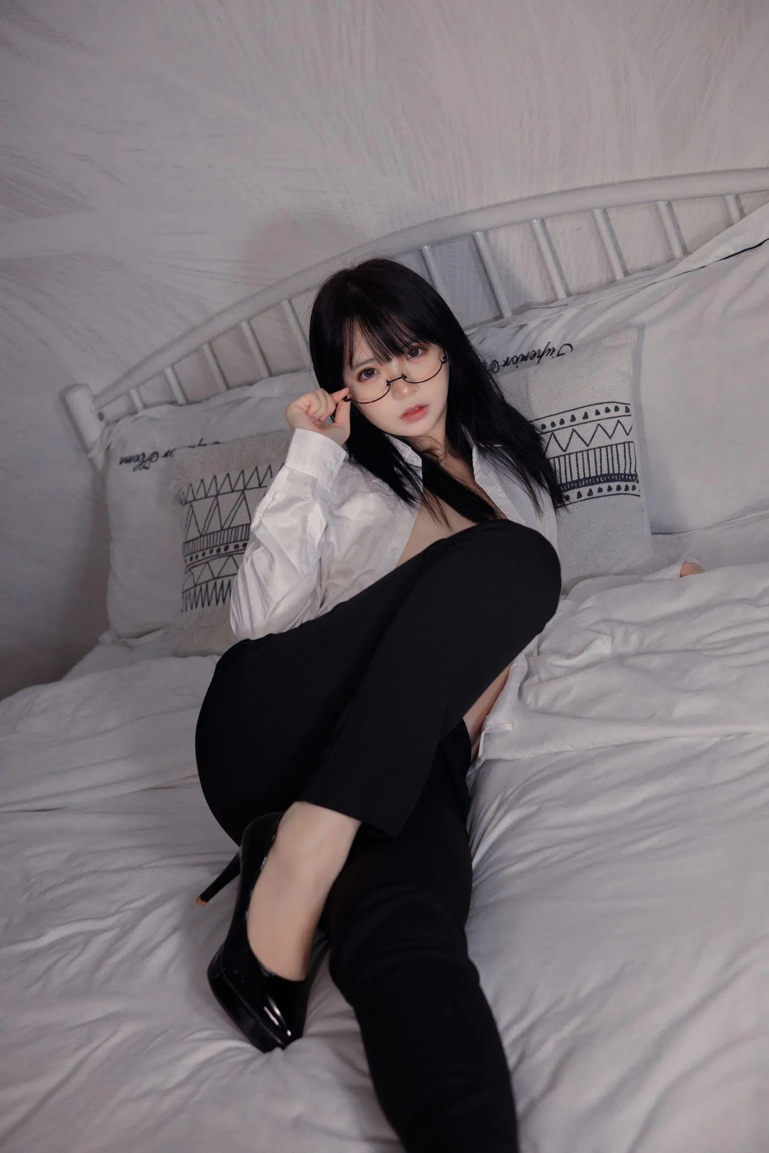 疯猫ss – NO.100 白色情人节福袋 长裤OL [40P]插图7
