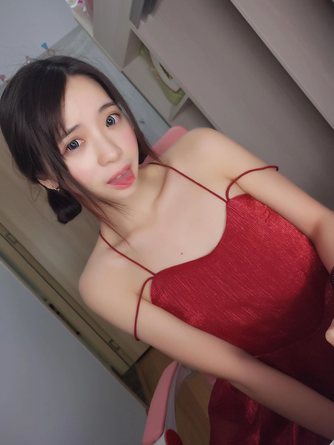 疯猫ss – NO.45 红裙 [16P]插图7
