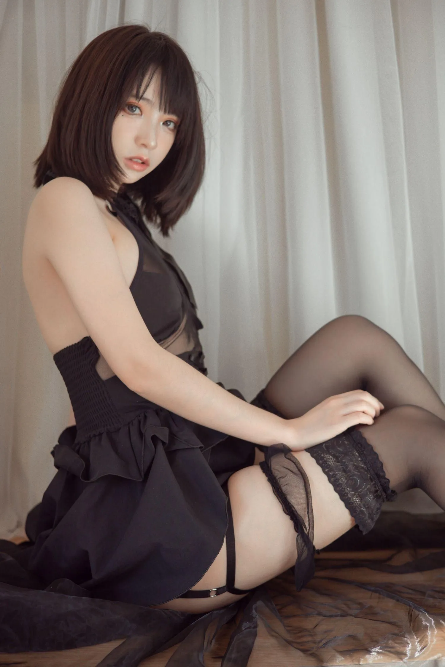 疯猫ss – NO.81 民宿黑裙 [40P]插图8