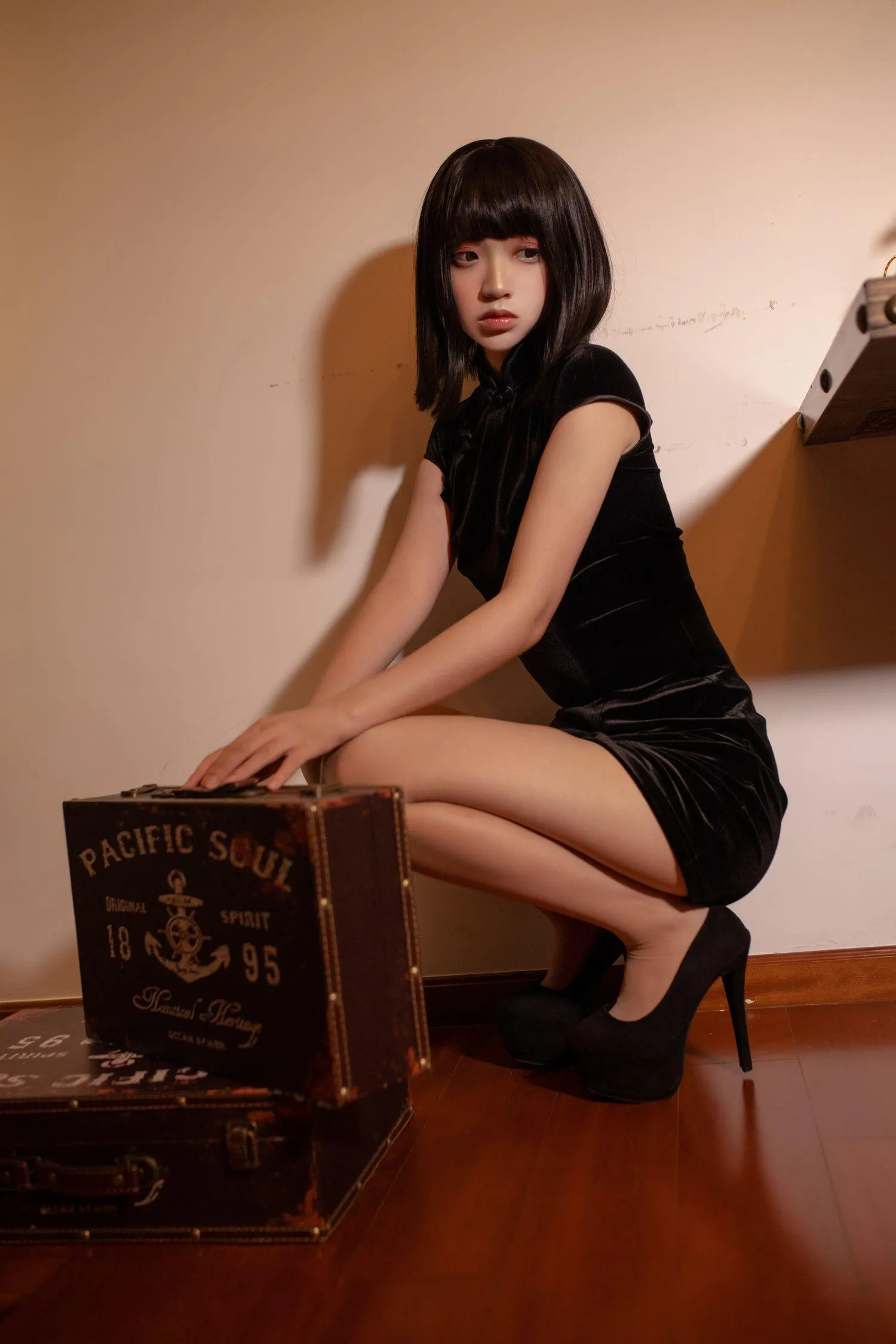 疯猫ss – NO.82 肉丝黑旗袍 [40P]插图2