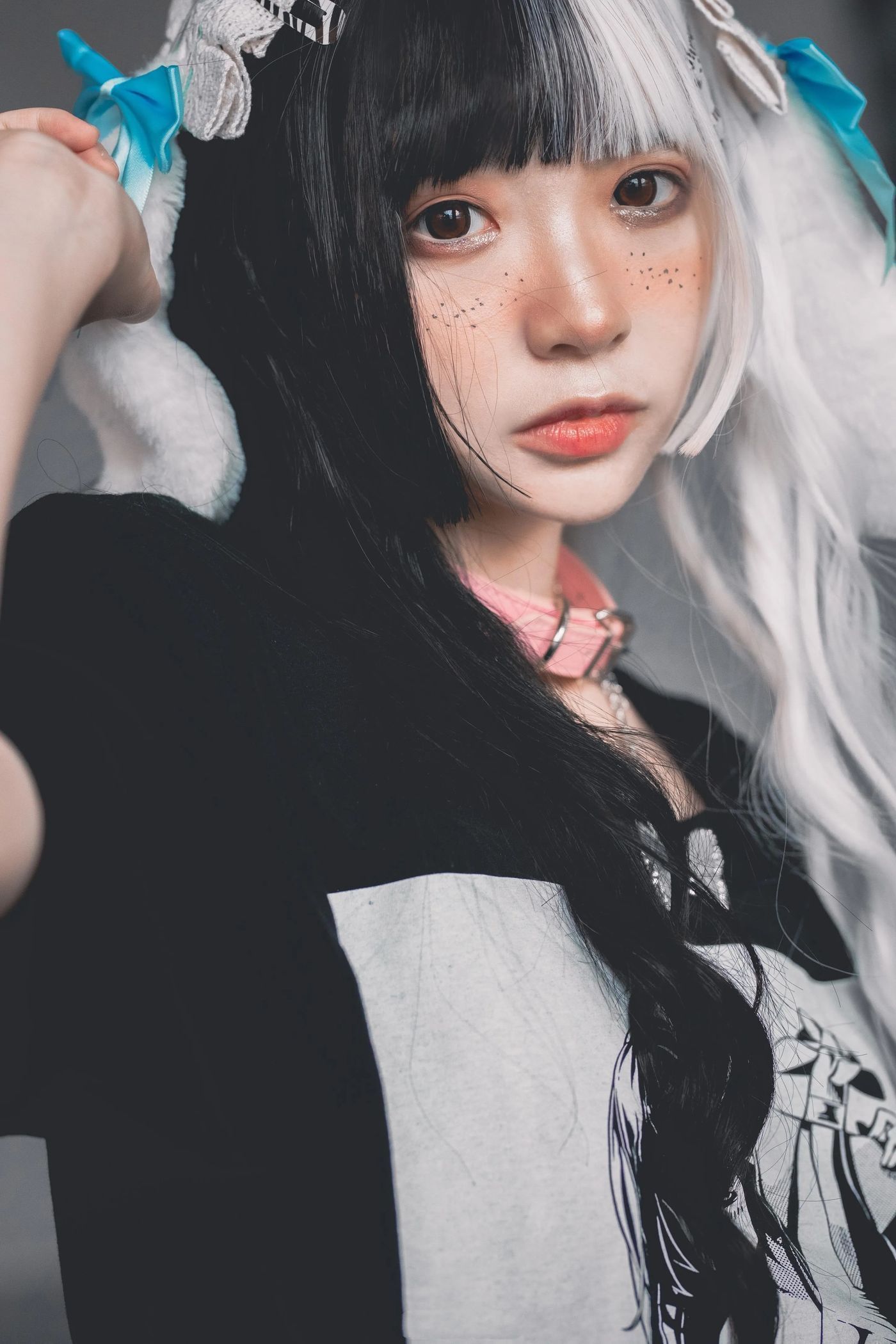 疯猫ss – NO.99 雀斑少女 [12P]插图1