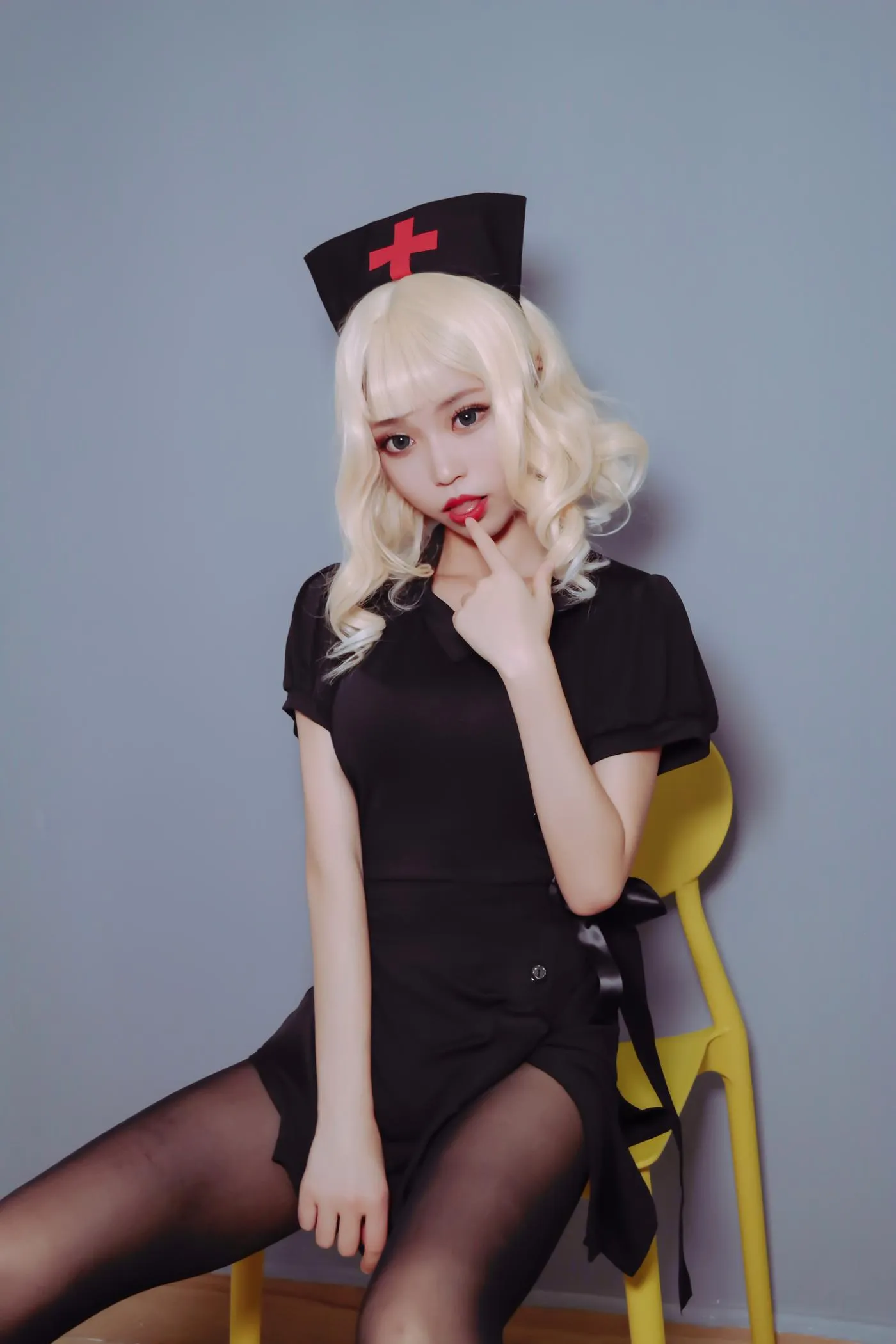 白易子教主 – NO.21 黑化护士 [24P]插图5