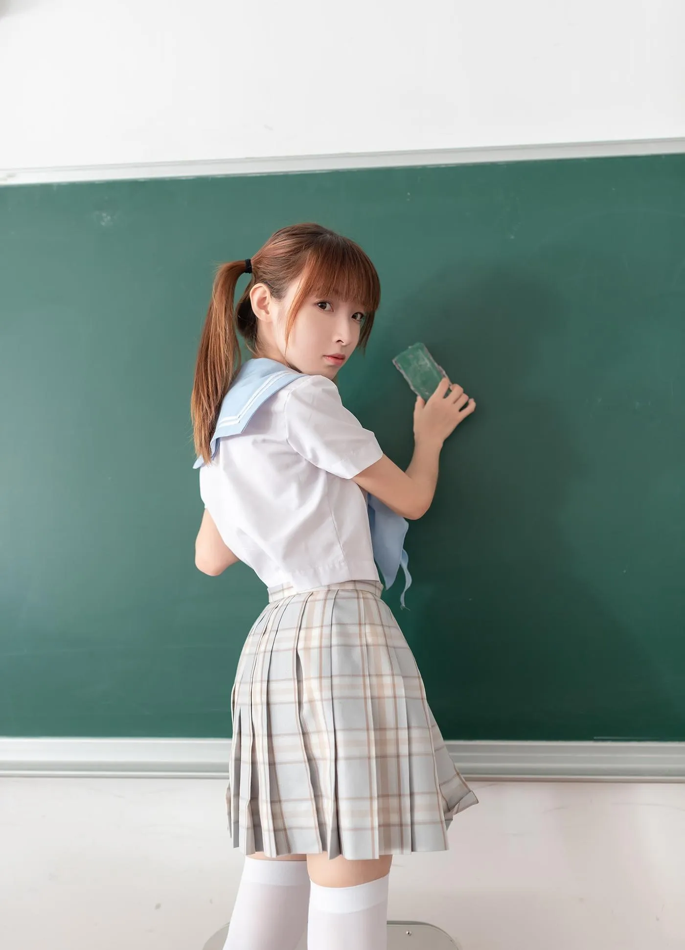 祖木子 – 不要躺在课桌上 [48P]插图2
