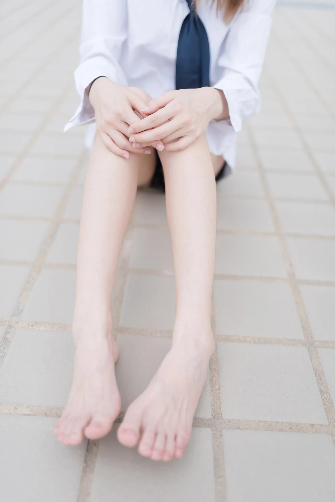 祖木子 – 裸脚白衬衫 · 足控福利 [46P]插图3