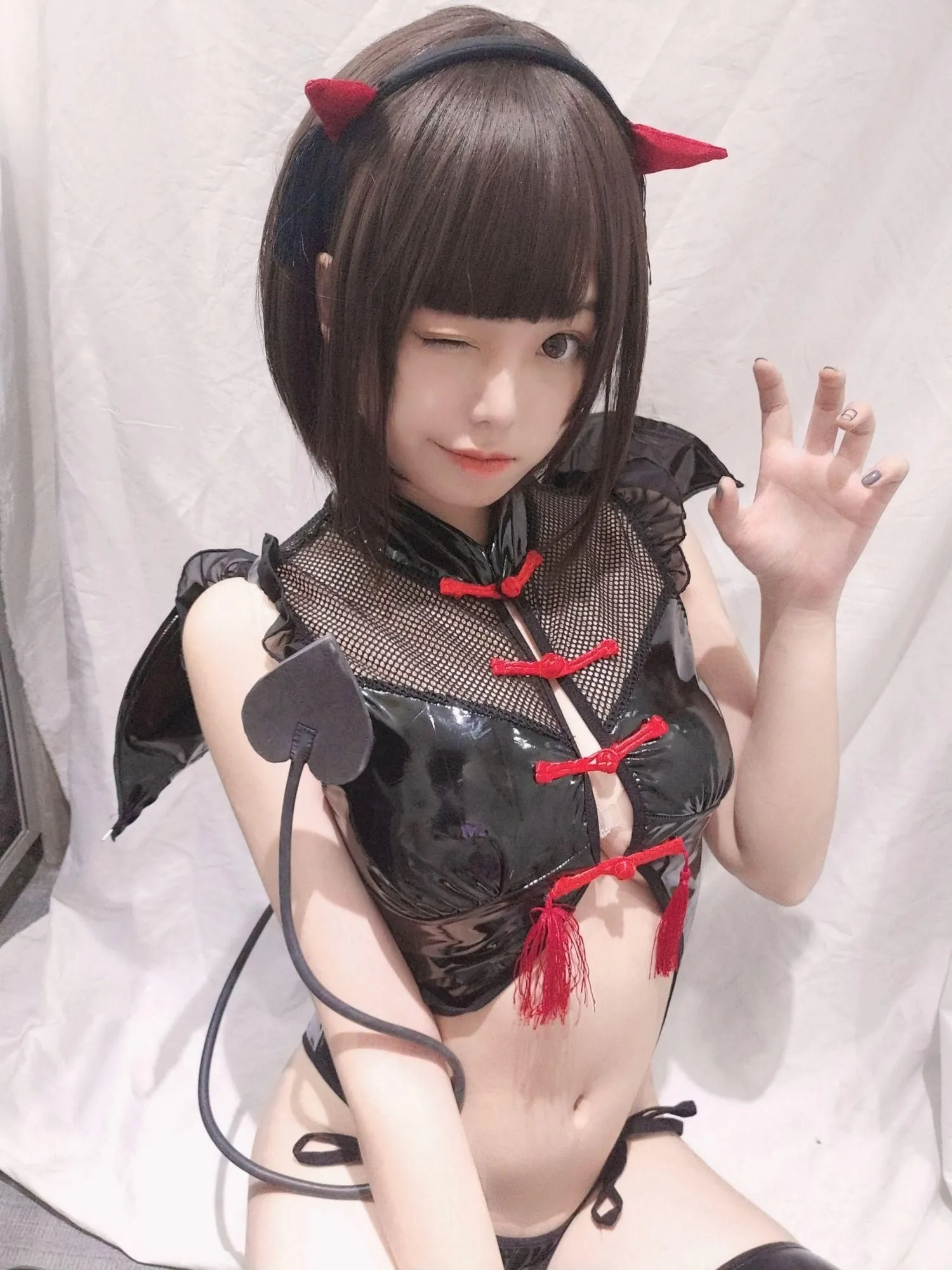 蜜汁猫裘 NO.023 小恶魔自拍 [28P]插图5