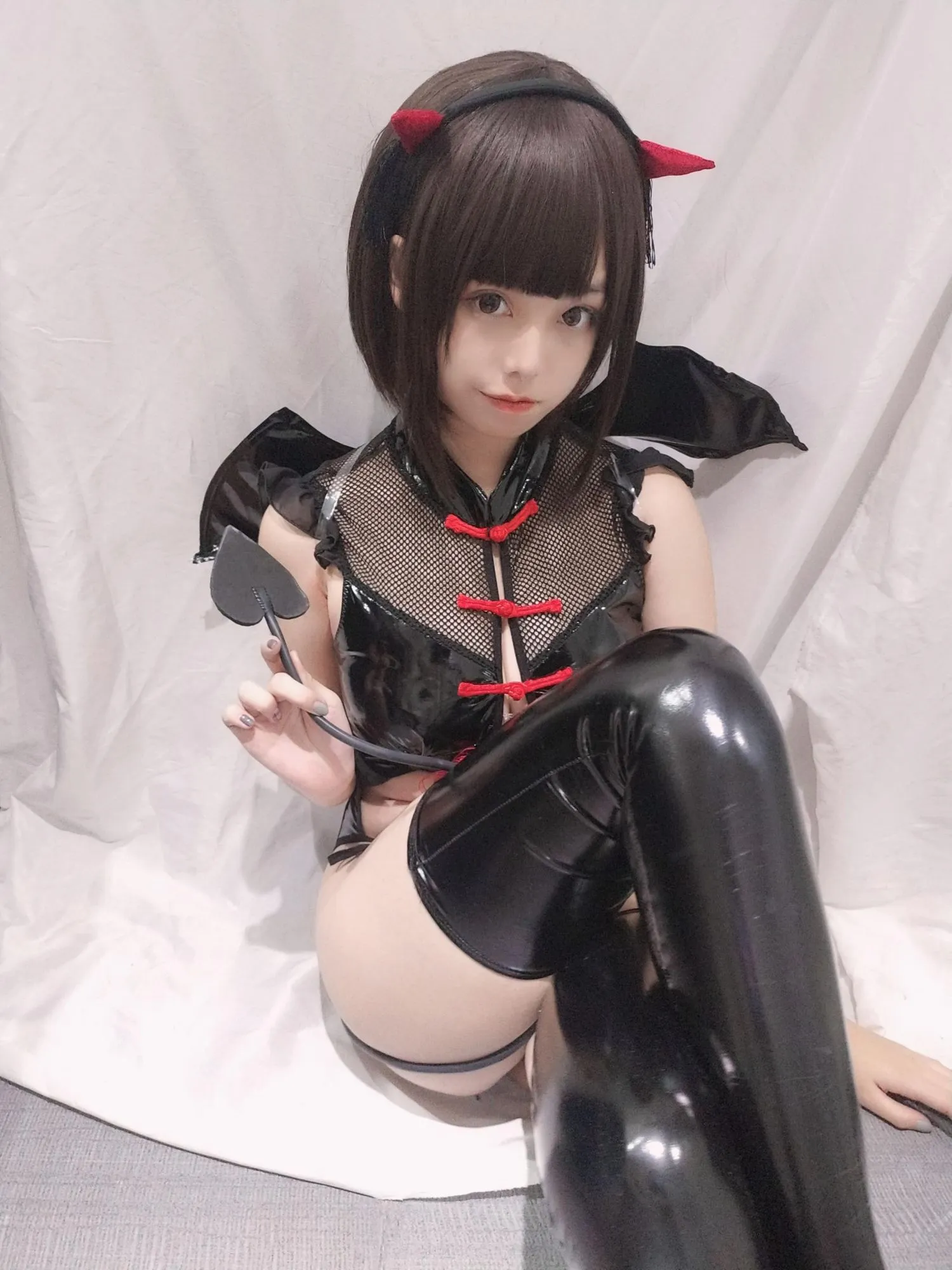 蜜汁猫裘 NO.023 小恶魔自拍 [28P]插图7