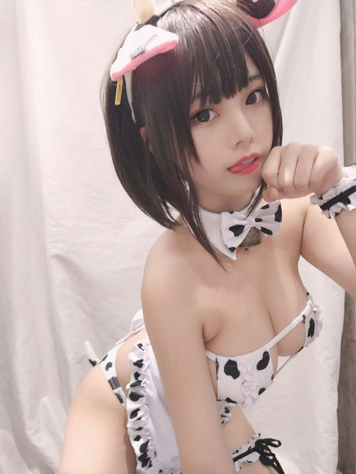 蜜汁猫裘 NO.025 小奶牛自拍版女仆 [20P]插图6