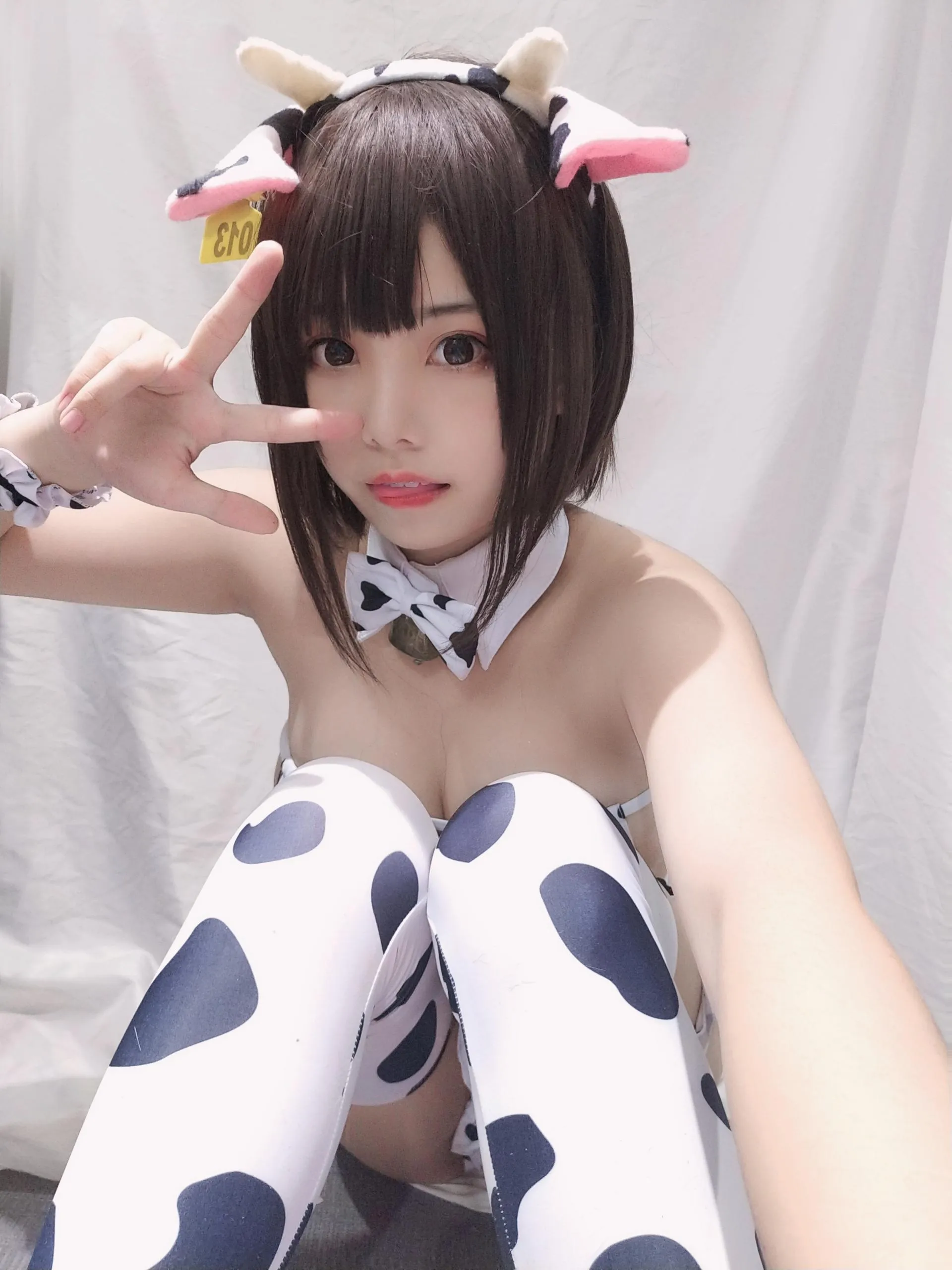 蜜汁猫裘 NO.025 小奶牛自拍版女仆 [20P]插图4
