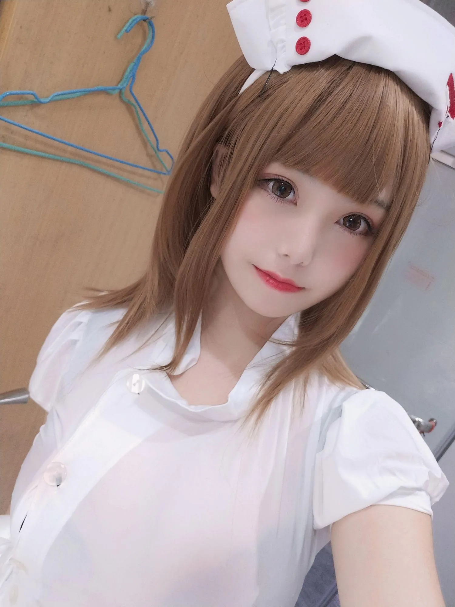 蜜汁猫裘 NO.037 小护士 [41P]插图1