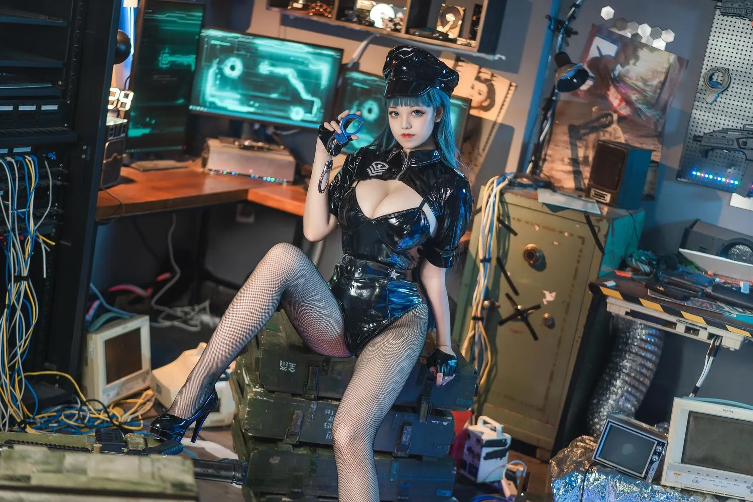 蜜汁猫裘 NO.057 女警2 [51P]插图4