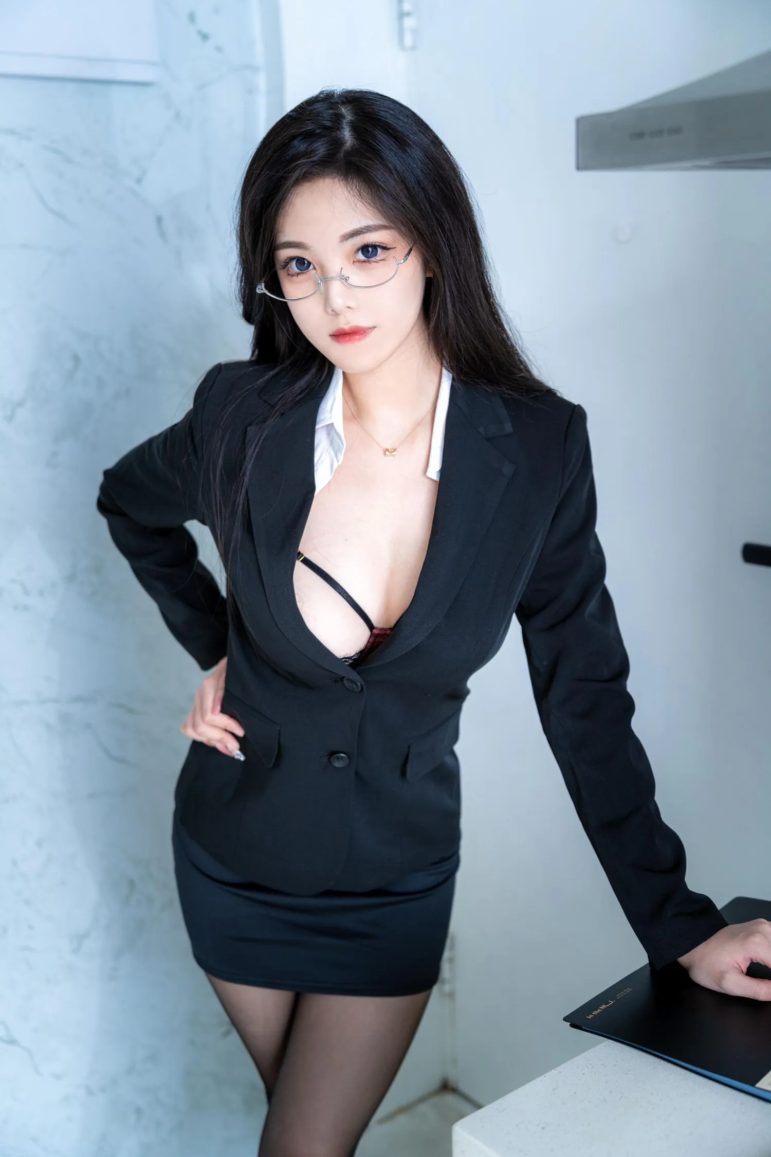 蜜汁猫裘 NO.089 恶毒上司-图1 [27P]插图7