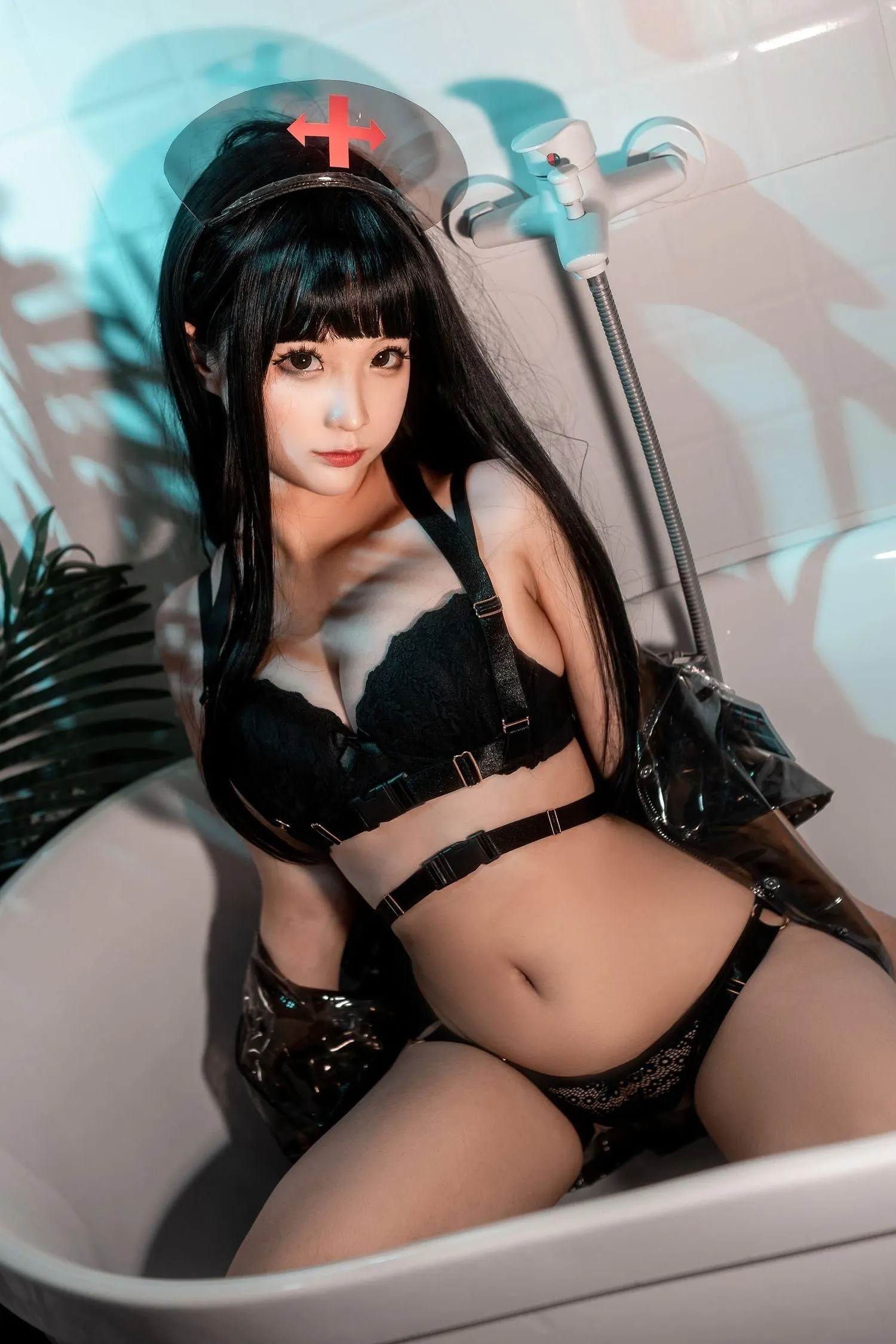 蠢沫沫 NO.114 胶衣护士 黑 [40P]插图6