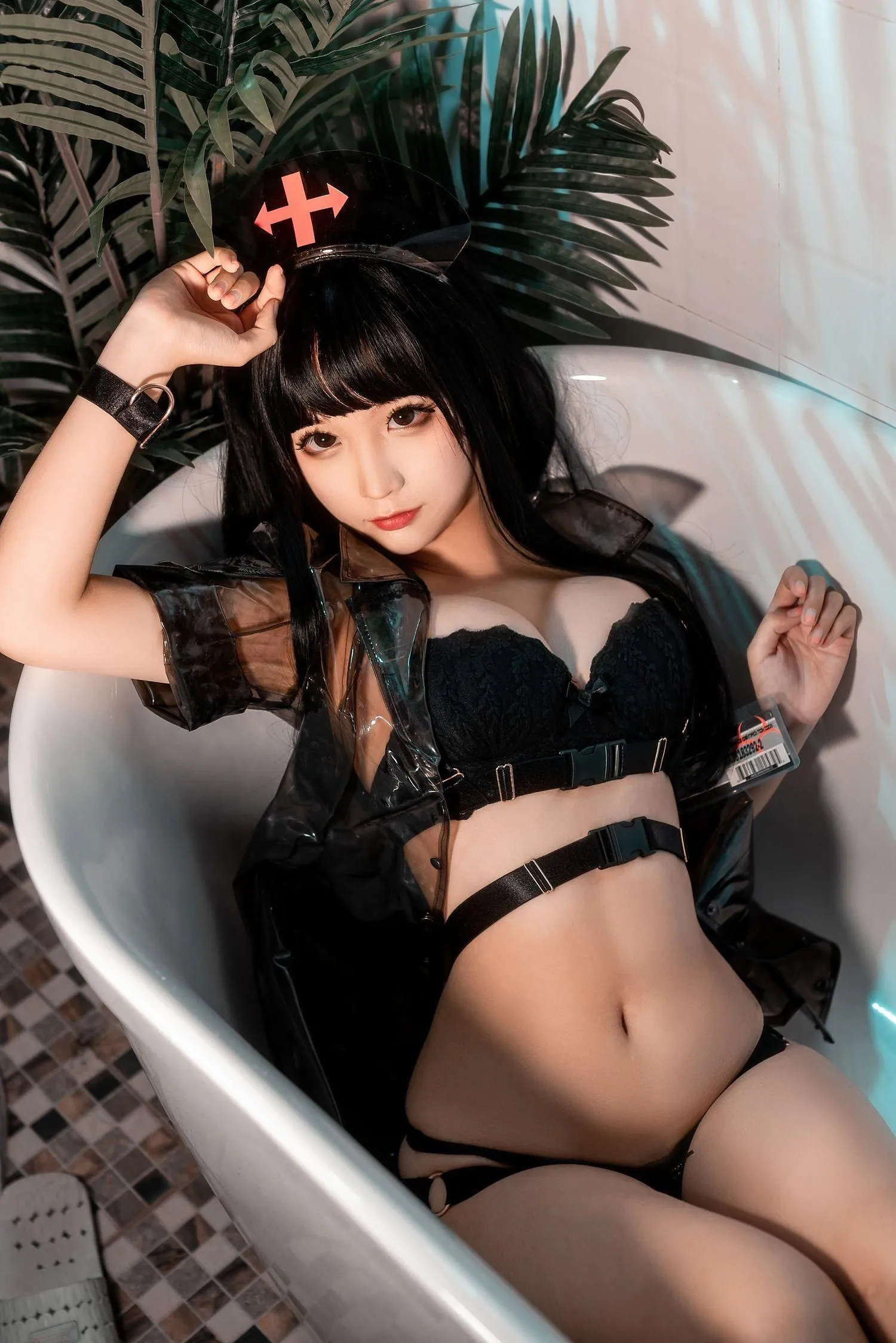 蠢沫沫 NO.114 胶衣护士 黑 [40P]插图3