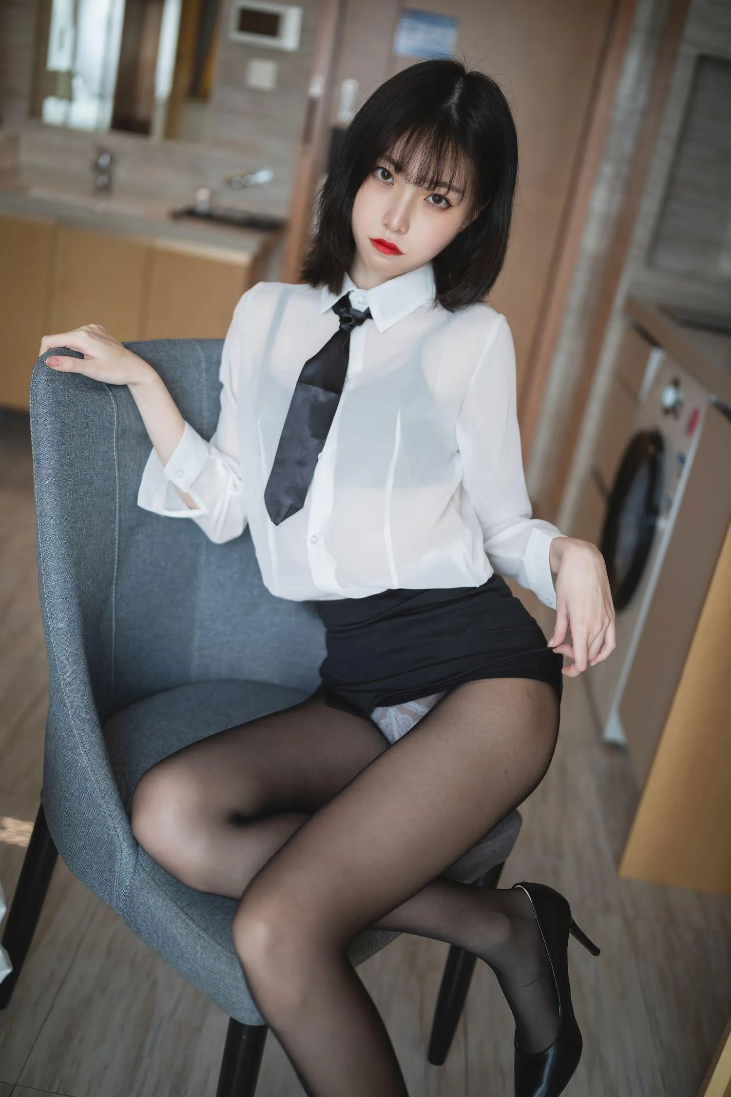 许岚LAN – NO.02 OL制服 [41P]插图8