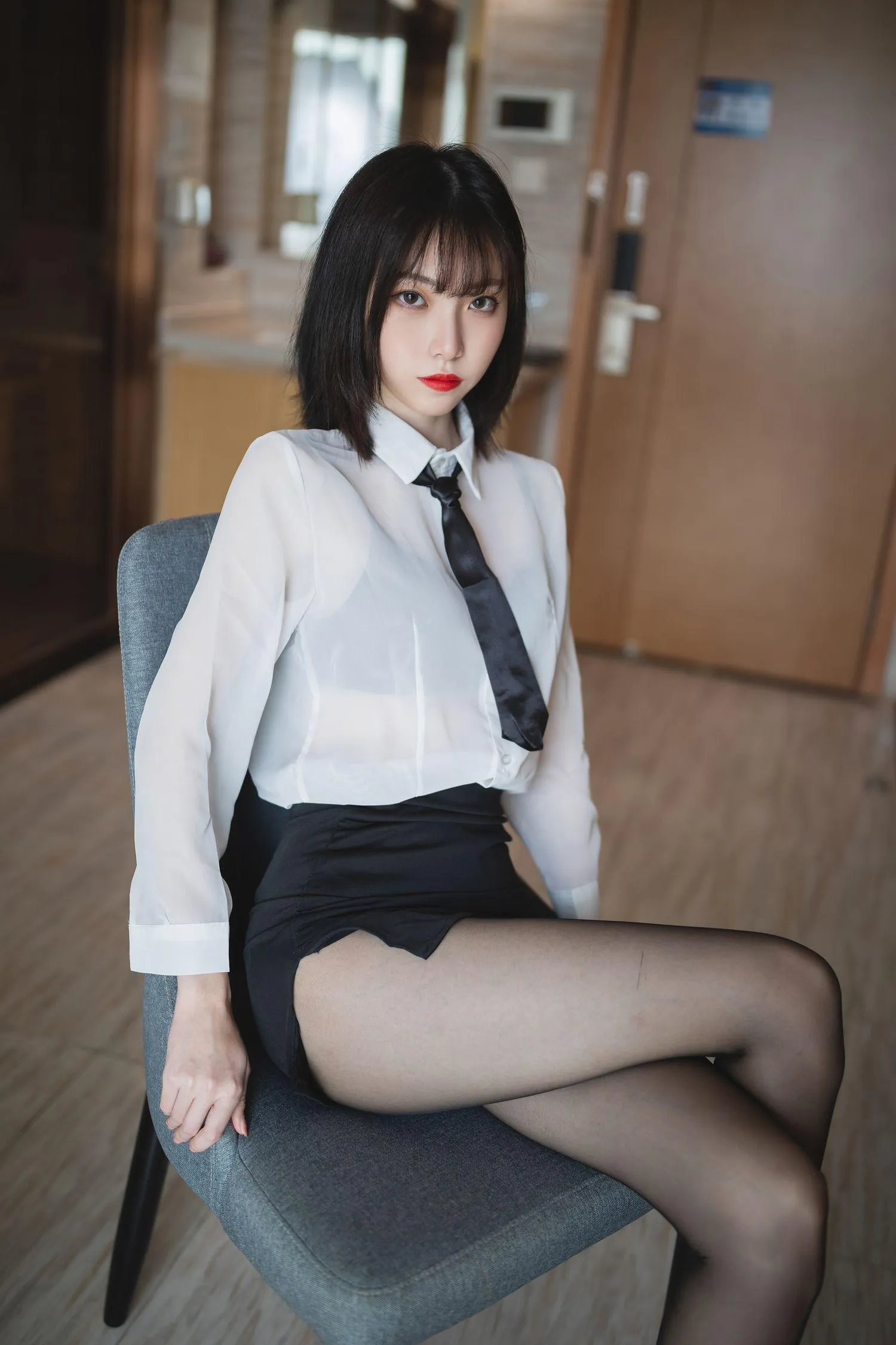 许岚LAN – NO.02 OL制服 [41P]插图1