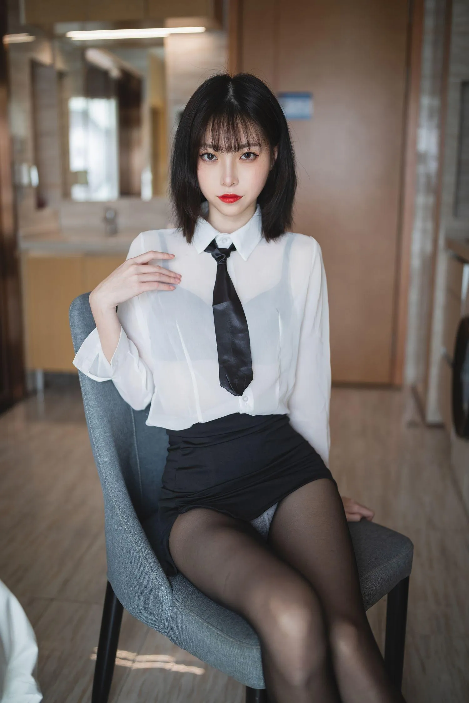 许岚LAN – NO.02 OL制服 [41P]插图2