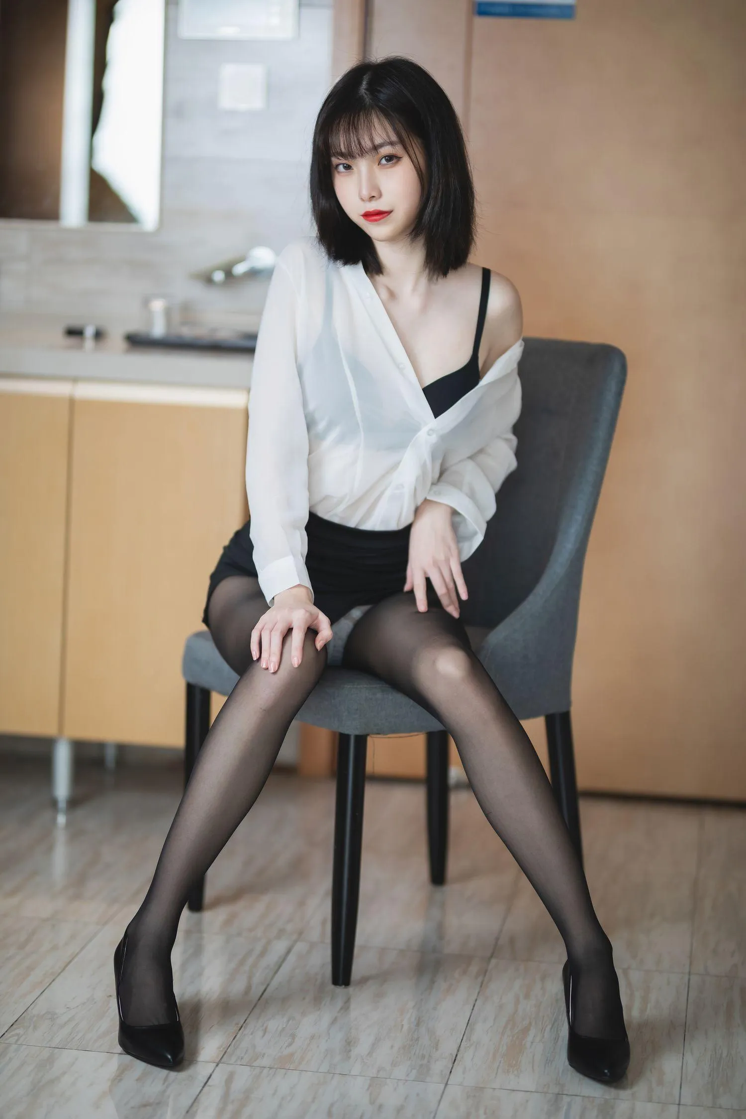 许岚LAN – NO.02 OL制服 [41P]插图3