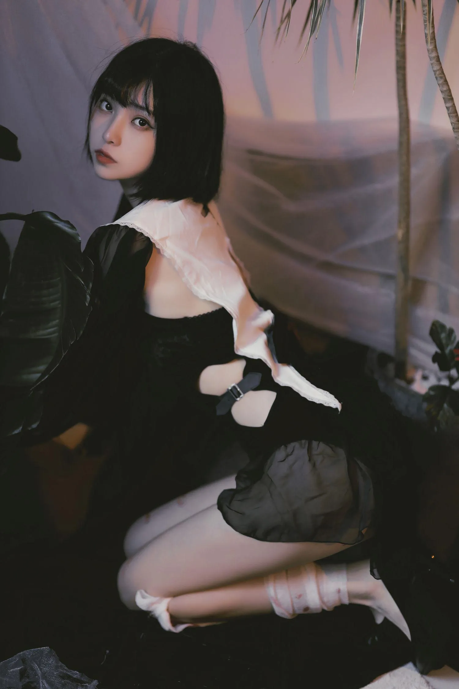 许岚LAN – NO.12 修女创作 红与黑 [37P]插图