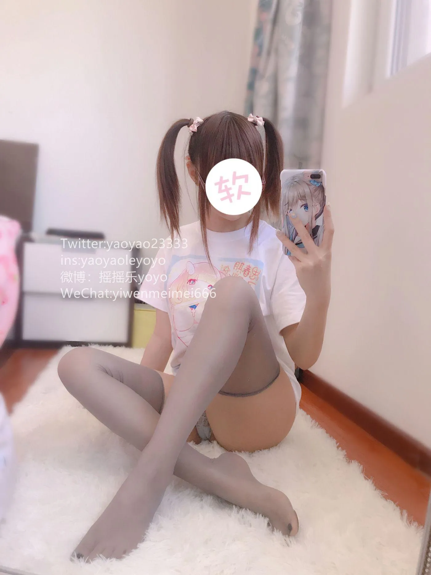 摇摇乐yoyo – NO.22 2019.04月福利-袜-灰白黑过膝三色1 [17P]插图4