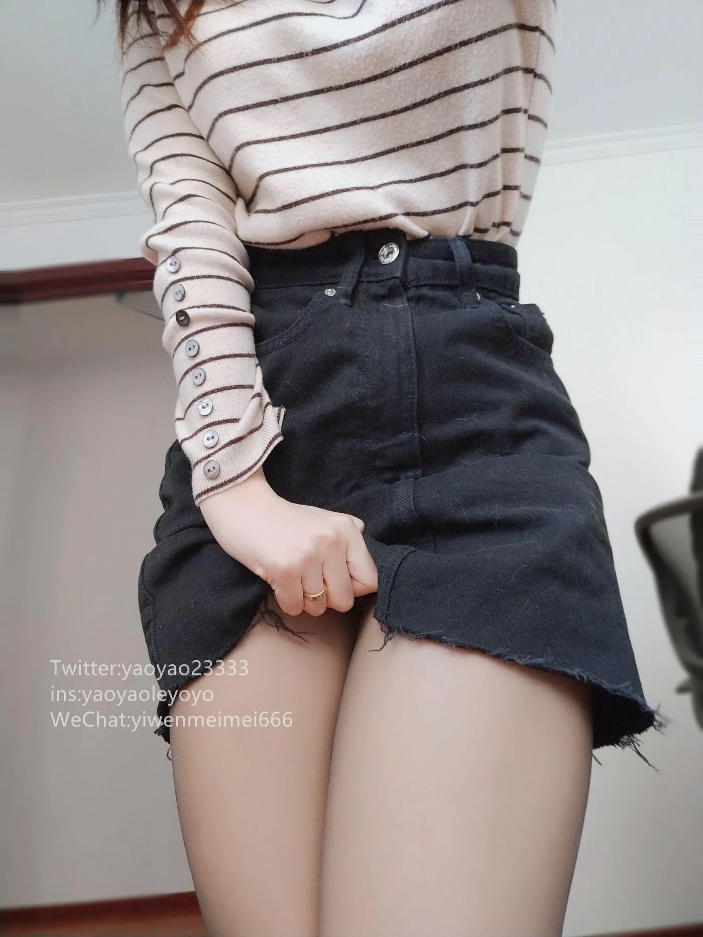 摇摇乐yoyo – NO.22 2019.04月福利-黑S [32P]插图