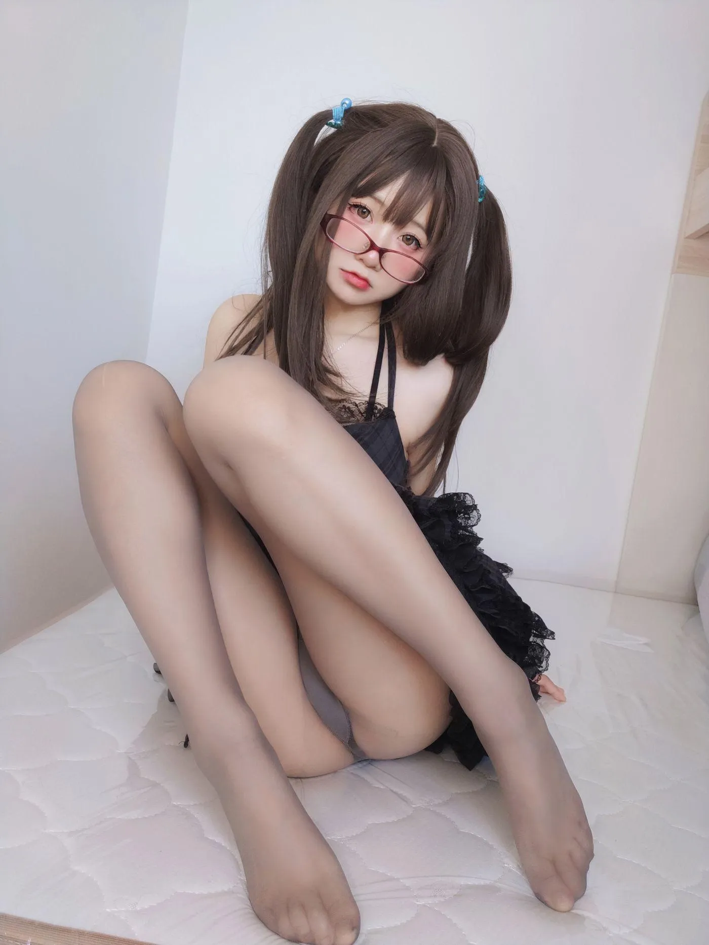 摇摇乐yoyo – NO.37 Fantia2022年04月-06月部分合集-2022-05-01 黒いスカート① – 2022-05-15 黒いスカート⑩-2022-05-03 黒いスカート③ [14P]插图2