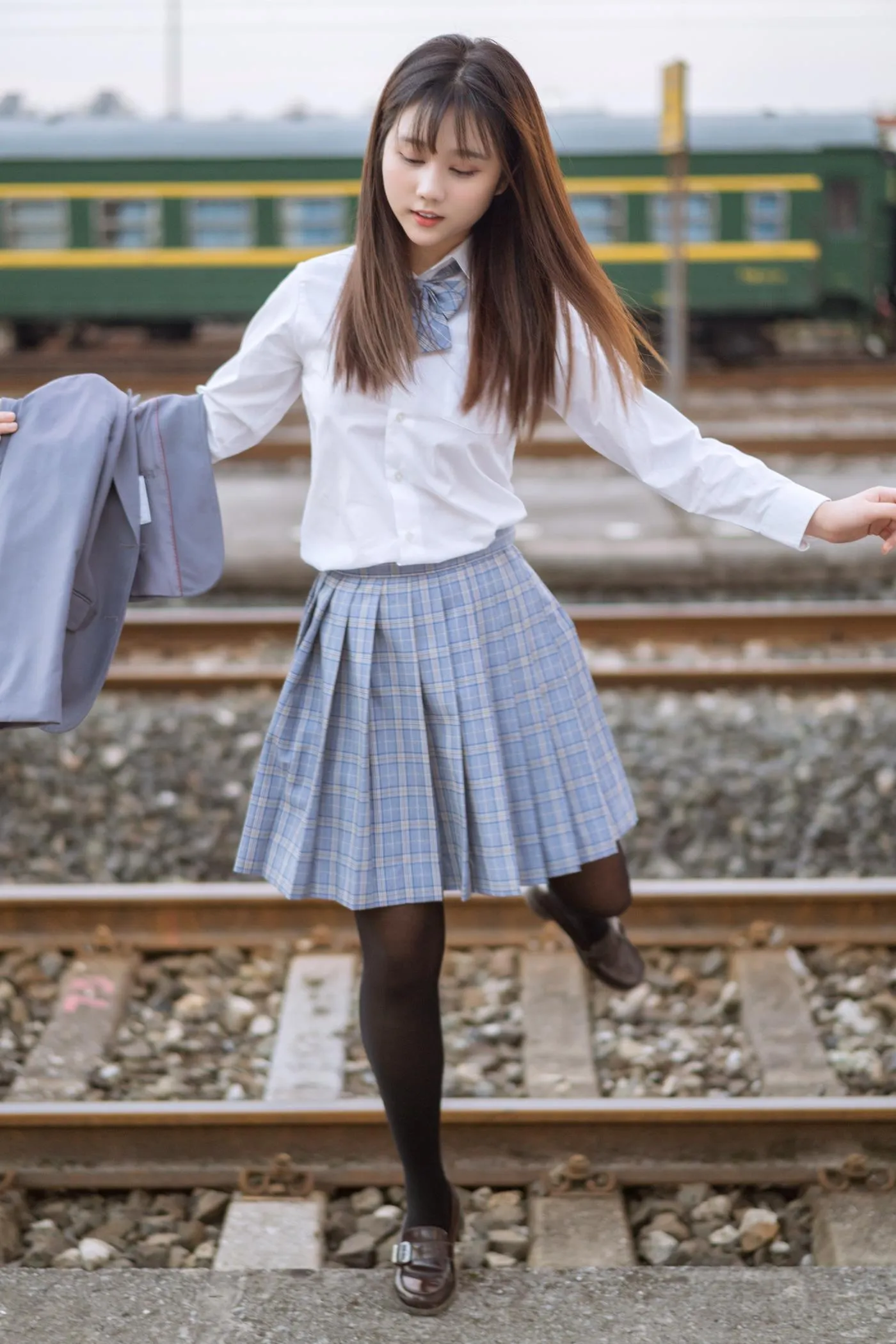 镜酱 – NO.09 私奔 制服 [30P]插图6