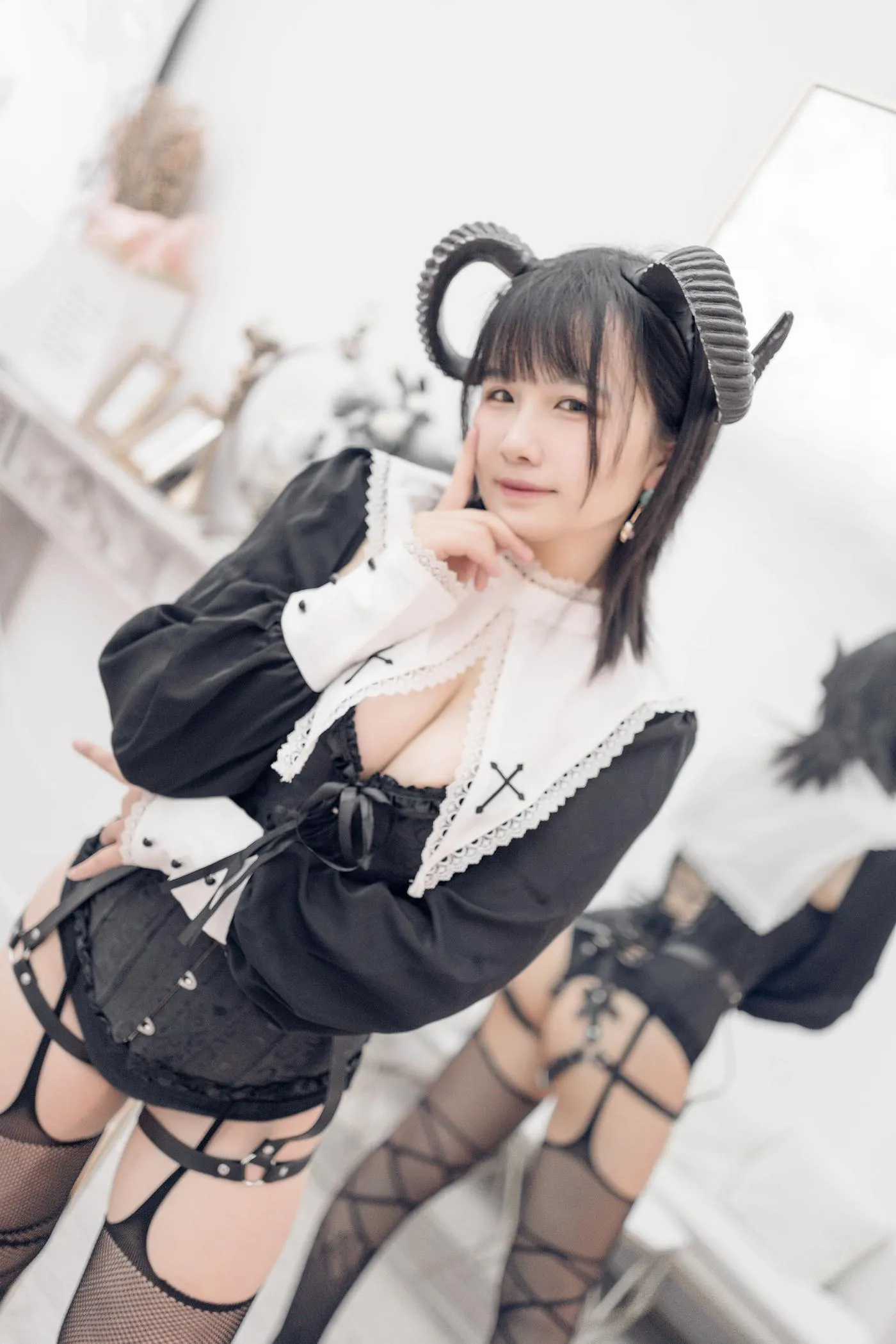 阿半今天很开心 – NO.12 束缚恶魔 [34P]插图3