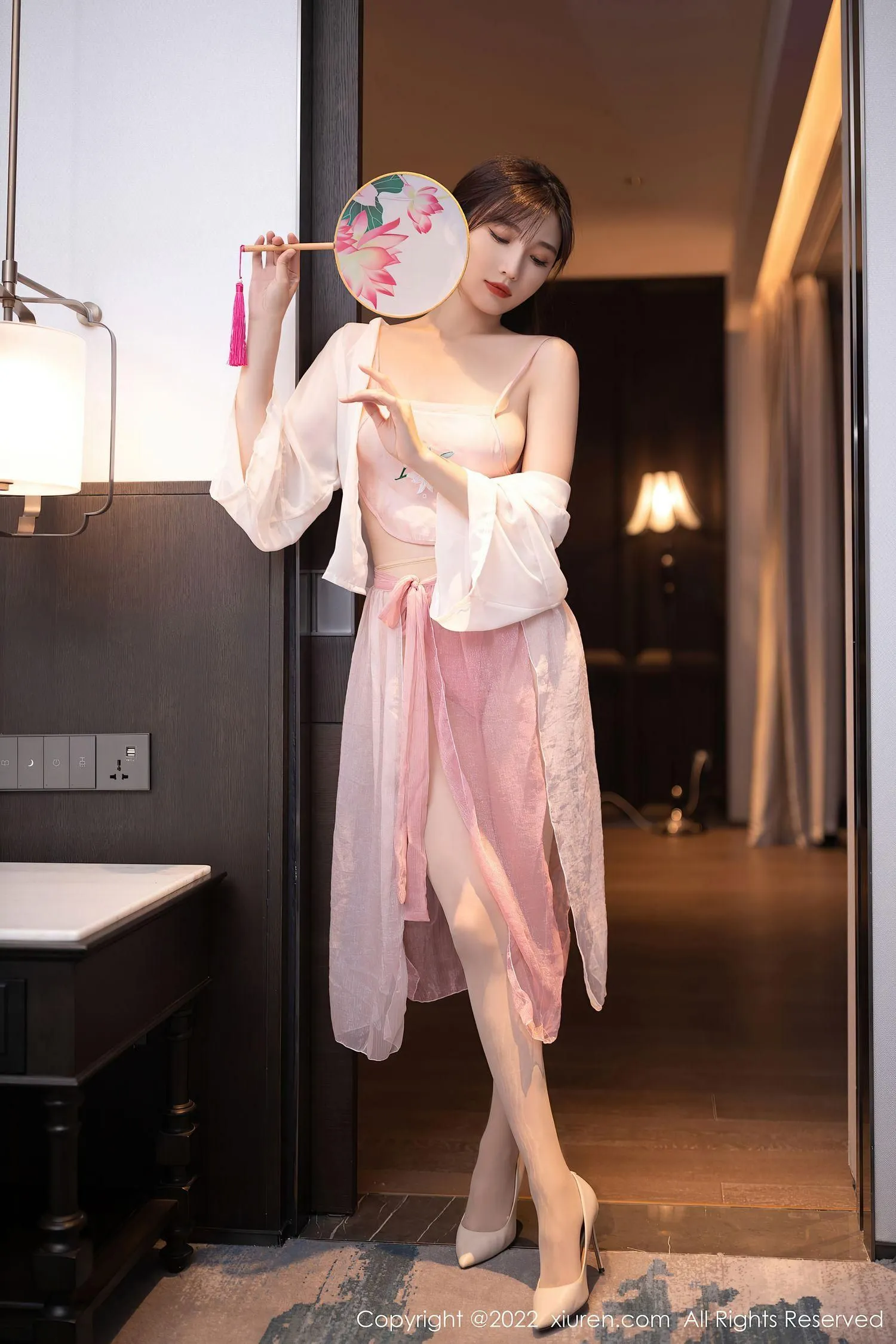 [XIUREN秀人网] 2022.09.29 NO.5666 陆萱萱 [83P]插图4
