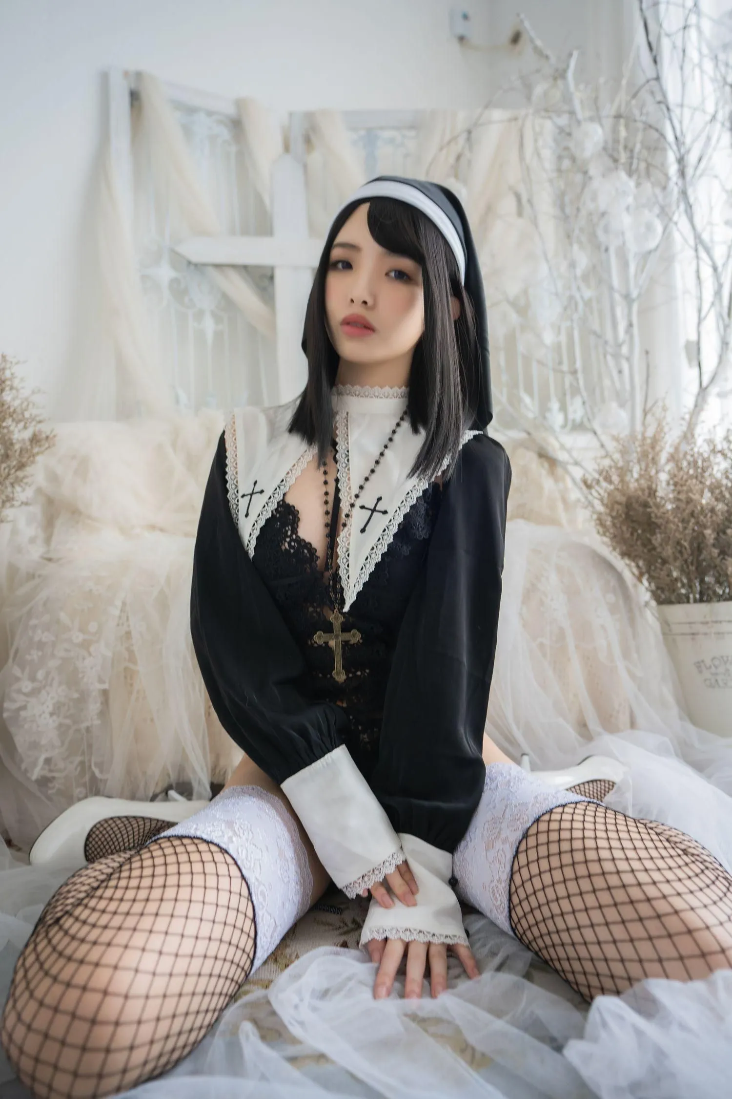 NO.22 雯妹不讲道理-危险祈祷 修女 [31P]插图1