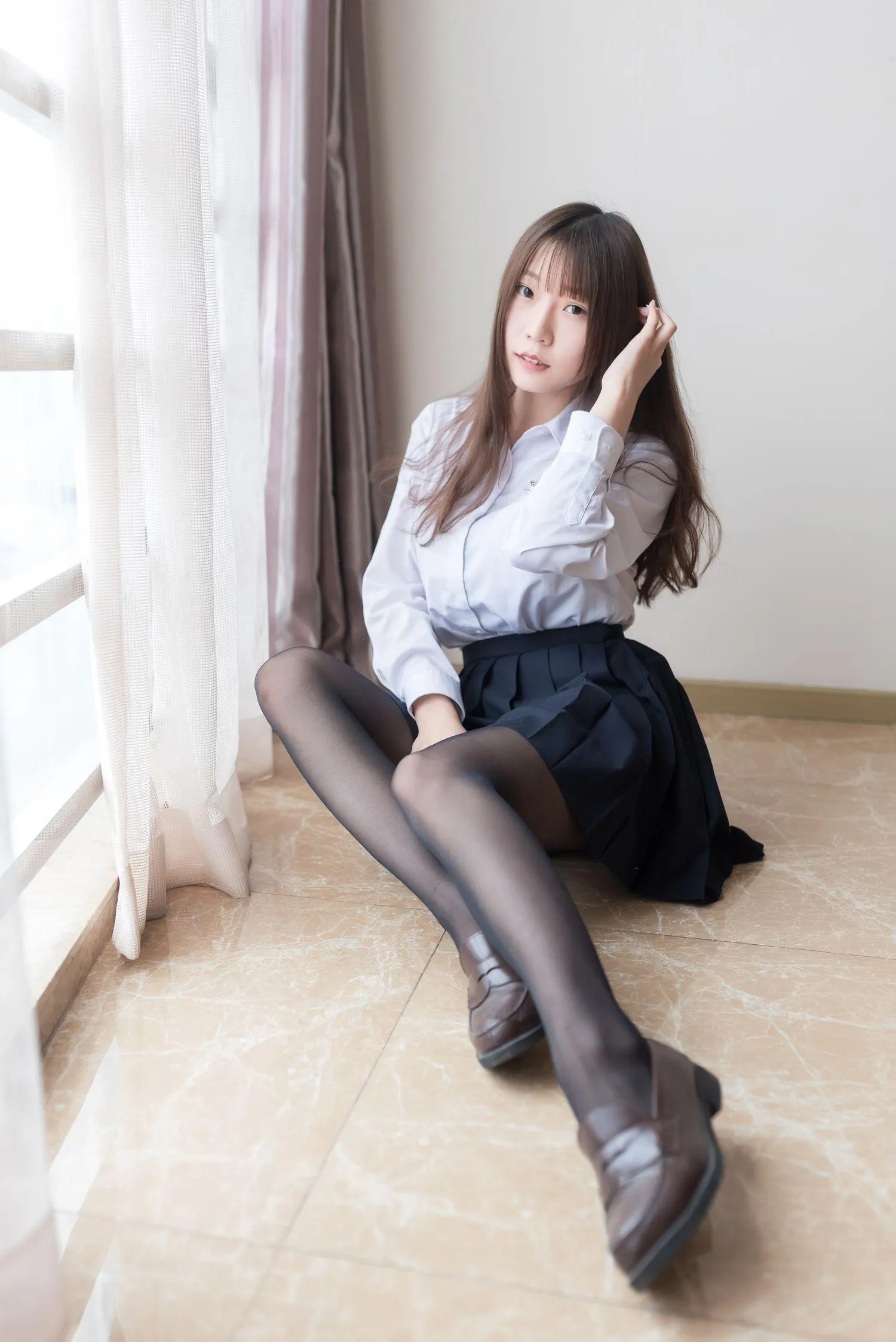 香草喵露露 – NO.07 黑丝萌妹 [45P]插图1
