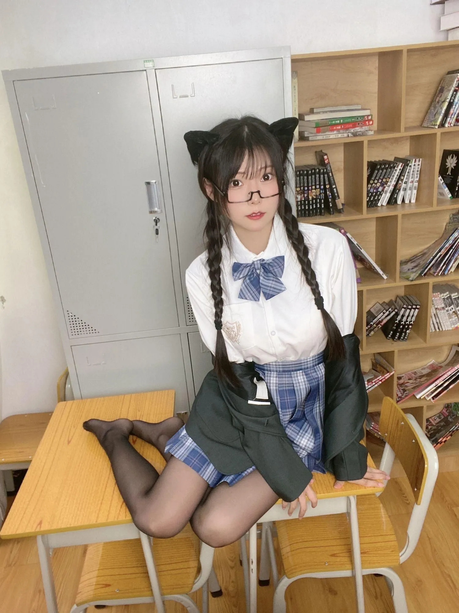 香草喵露露 – NO.35 小露乱撞 猫耳JK制服自拍 [39P]插图3
