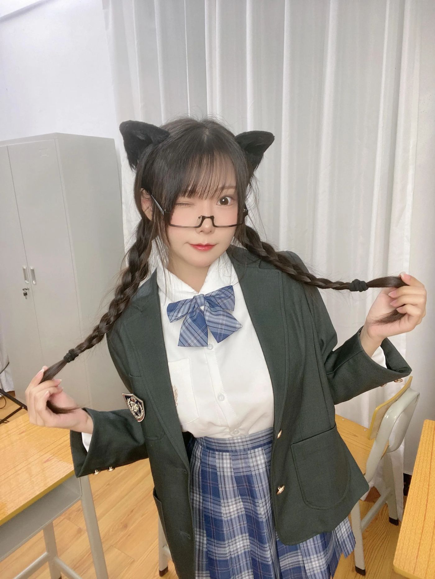 香草喵露露 – NO.35 小露乱撞 猫耳JK制服自拍 [39P]插图8
