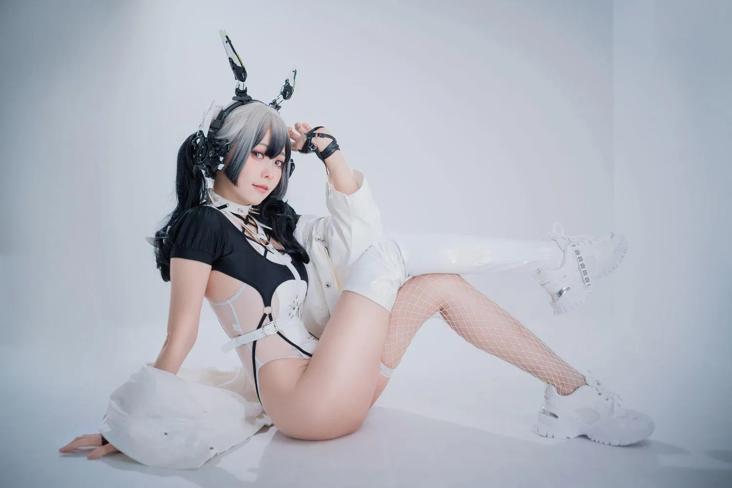 ElyEE子 – NO.98 2022.June-T4 (4套 视频)-D- CyberGirl Blanche [39P]插图9