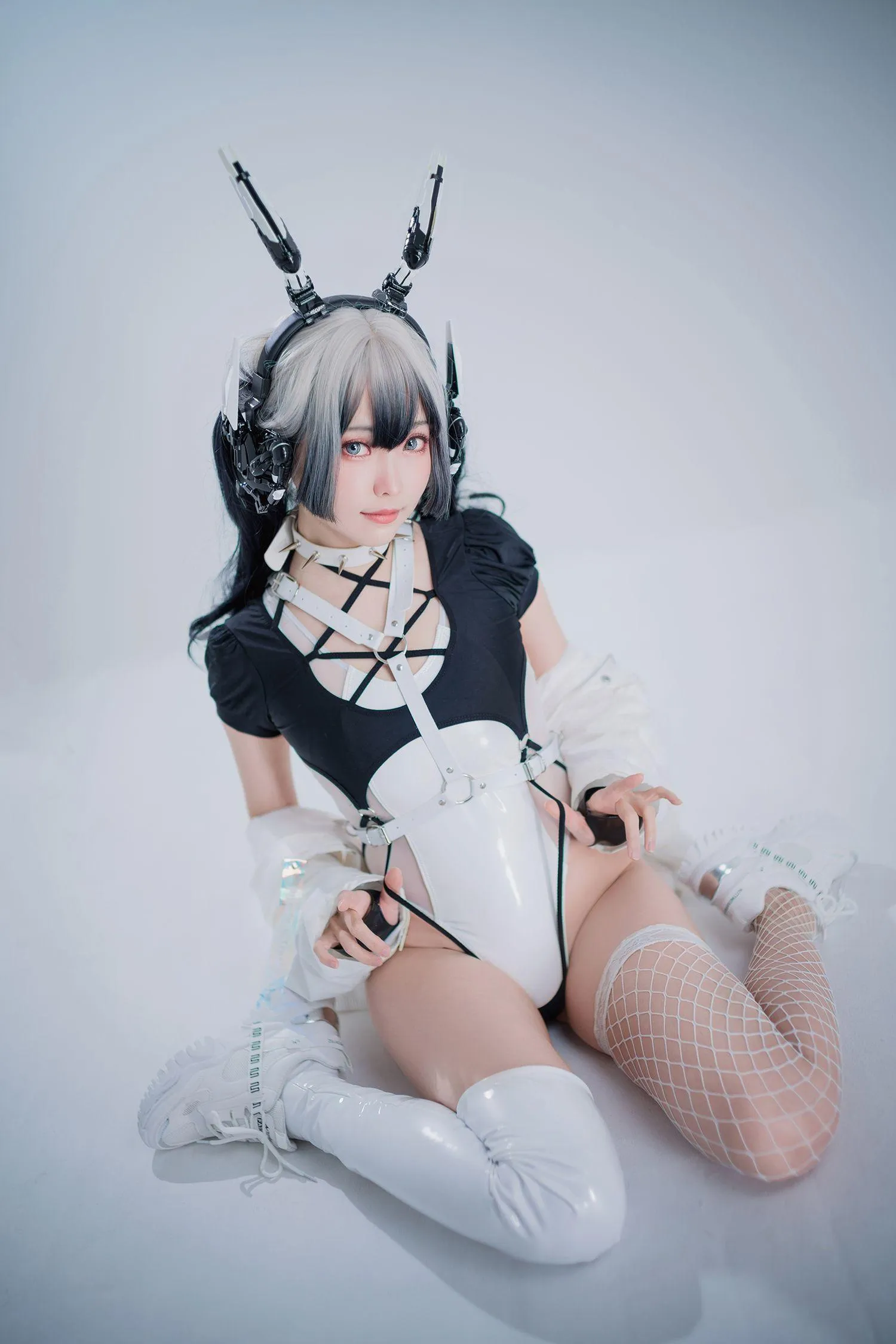 ElyEE子 – NO.98 2022.June-T4 (4套 视频)-D- CyberGirl Blanche [39P]插图5
