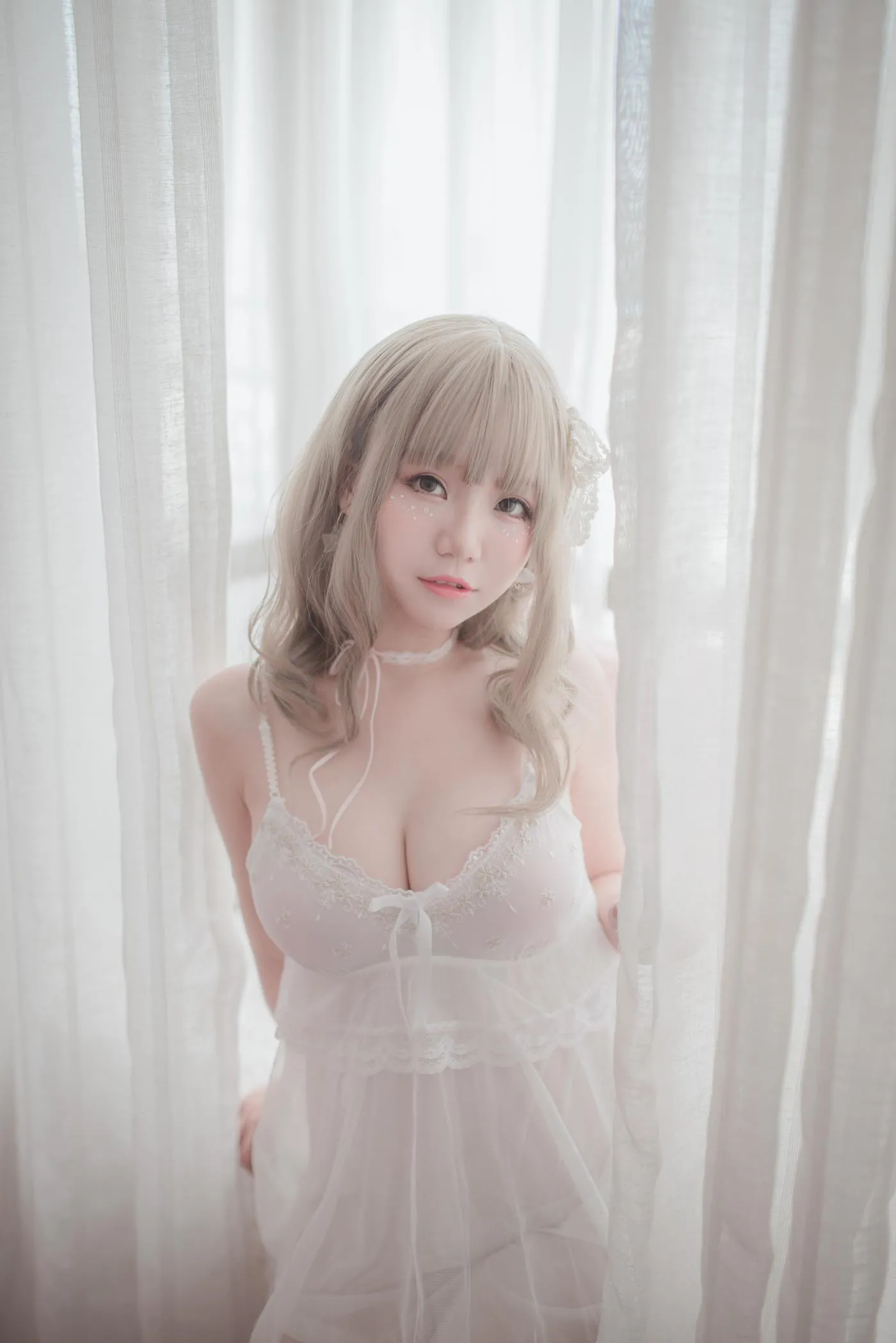 Yoko宅夏-NO.01 白色丝质连衣裙 [25P]插图1
