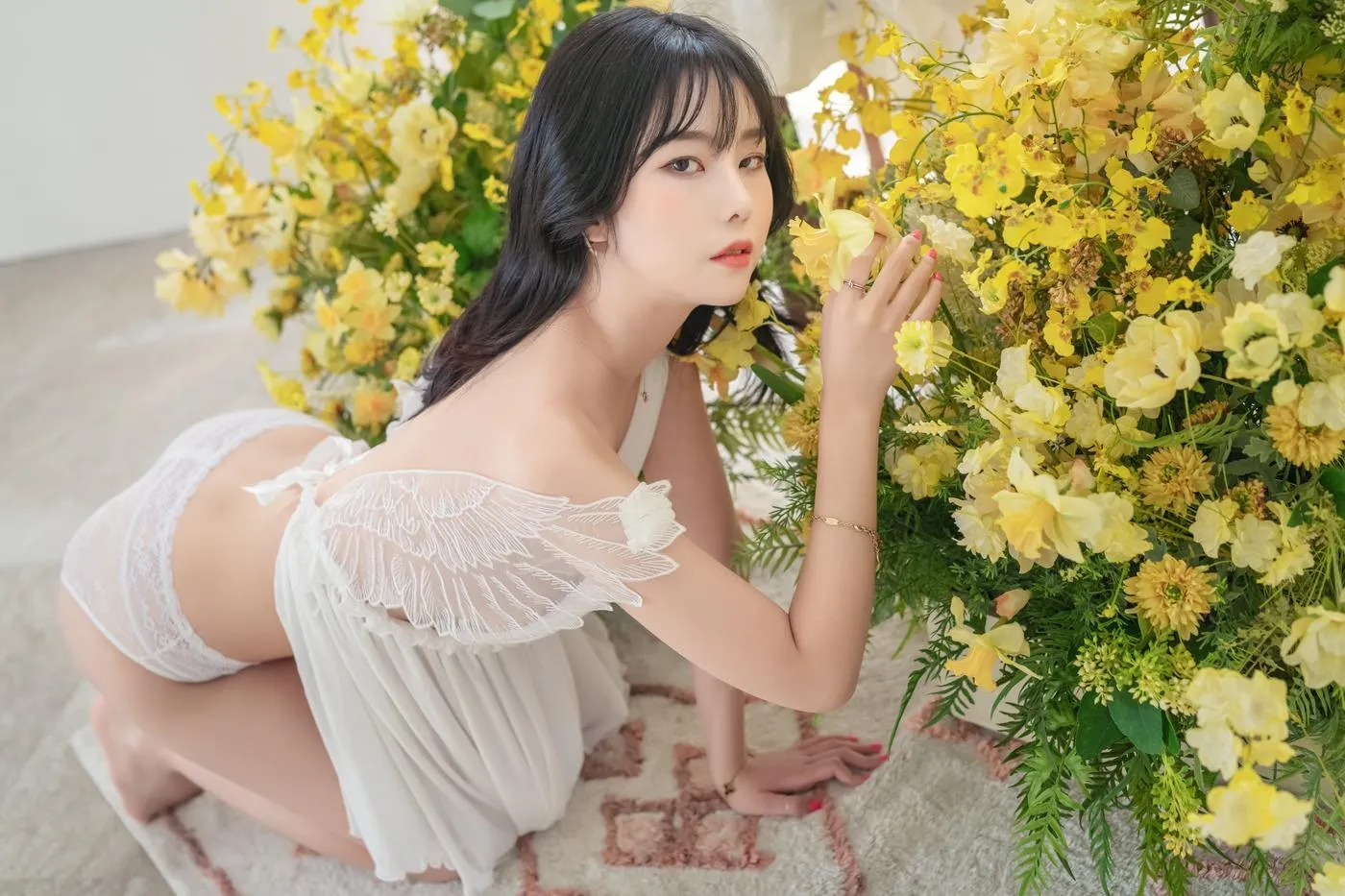 Yuna (윤아) – NO.27 [Patreon] Flowers [26P]插图