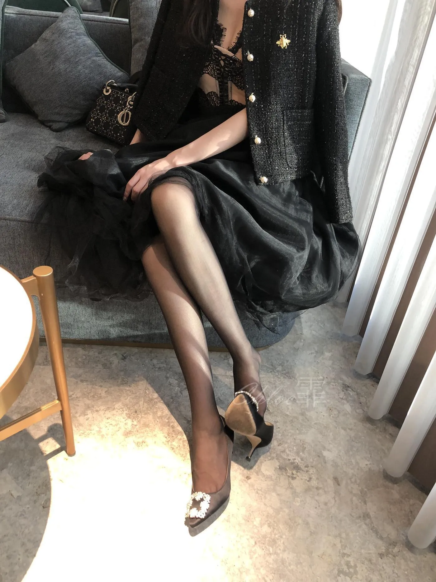 chloe霏霏 – NO.23 20191029 美爵酒店黑s CERVIN吊带复古无弹力肤色 [56P]插图2
