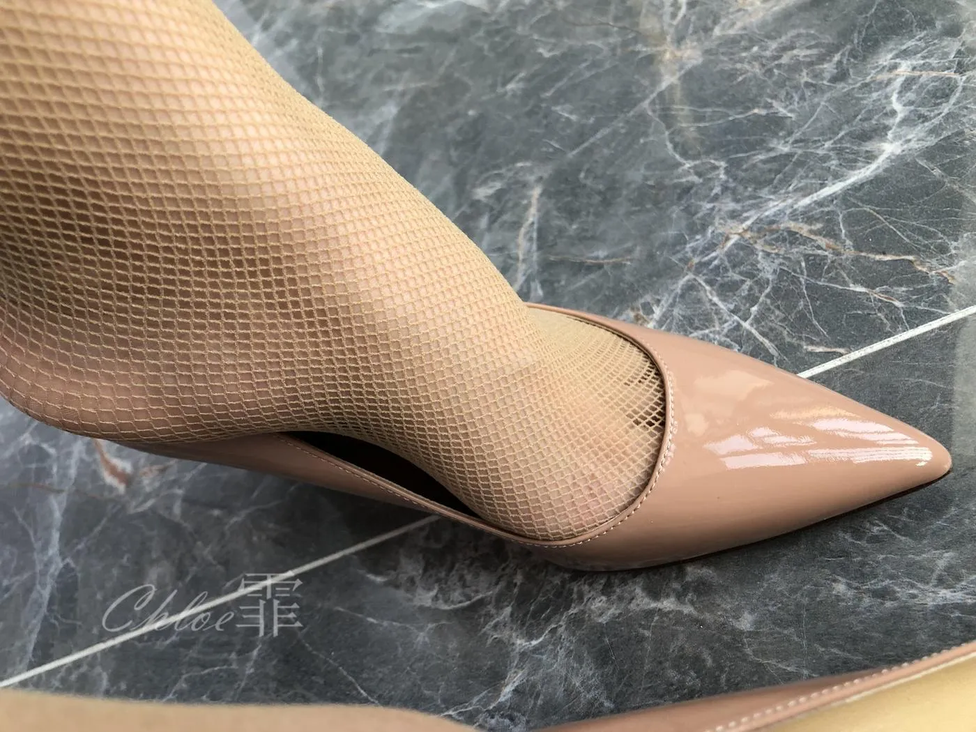 chloe霏霏 – NO.26 20191103 经典随拍-2 [56P]插图