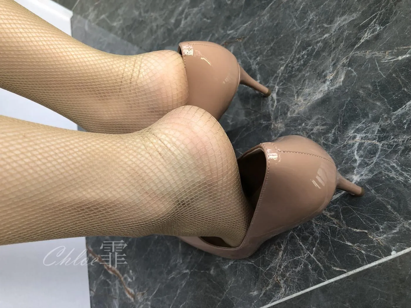 chloe霏霏 – NO.26 20191103 经典随拍-2 [56P]插图3