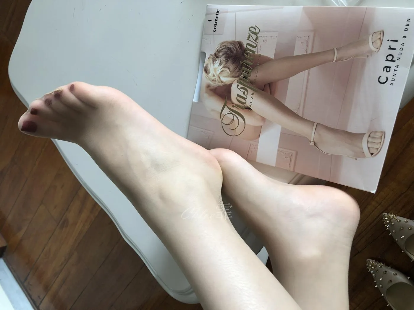 chloe霏霏 – NO.27 20191105 法式公寓随拍-3 [45P]插图6