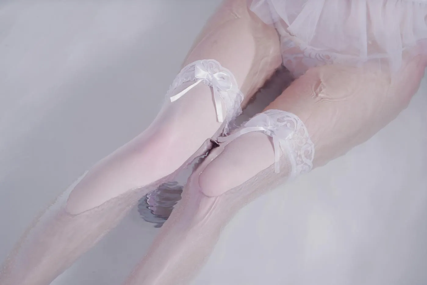 eloise软软 – NO.05 入水蕾丝 [34P]插图1