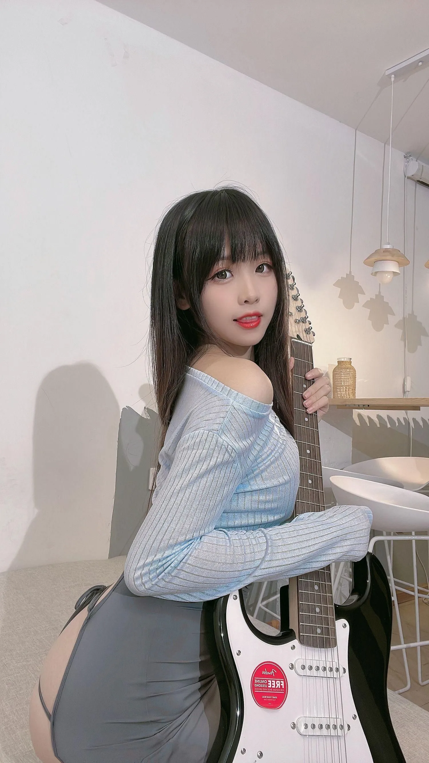 miko酱ww – NO.03 温泉 吉他妹妹 [39P]插图4