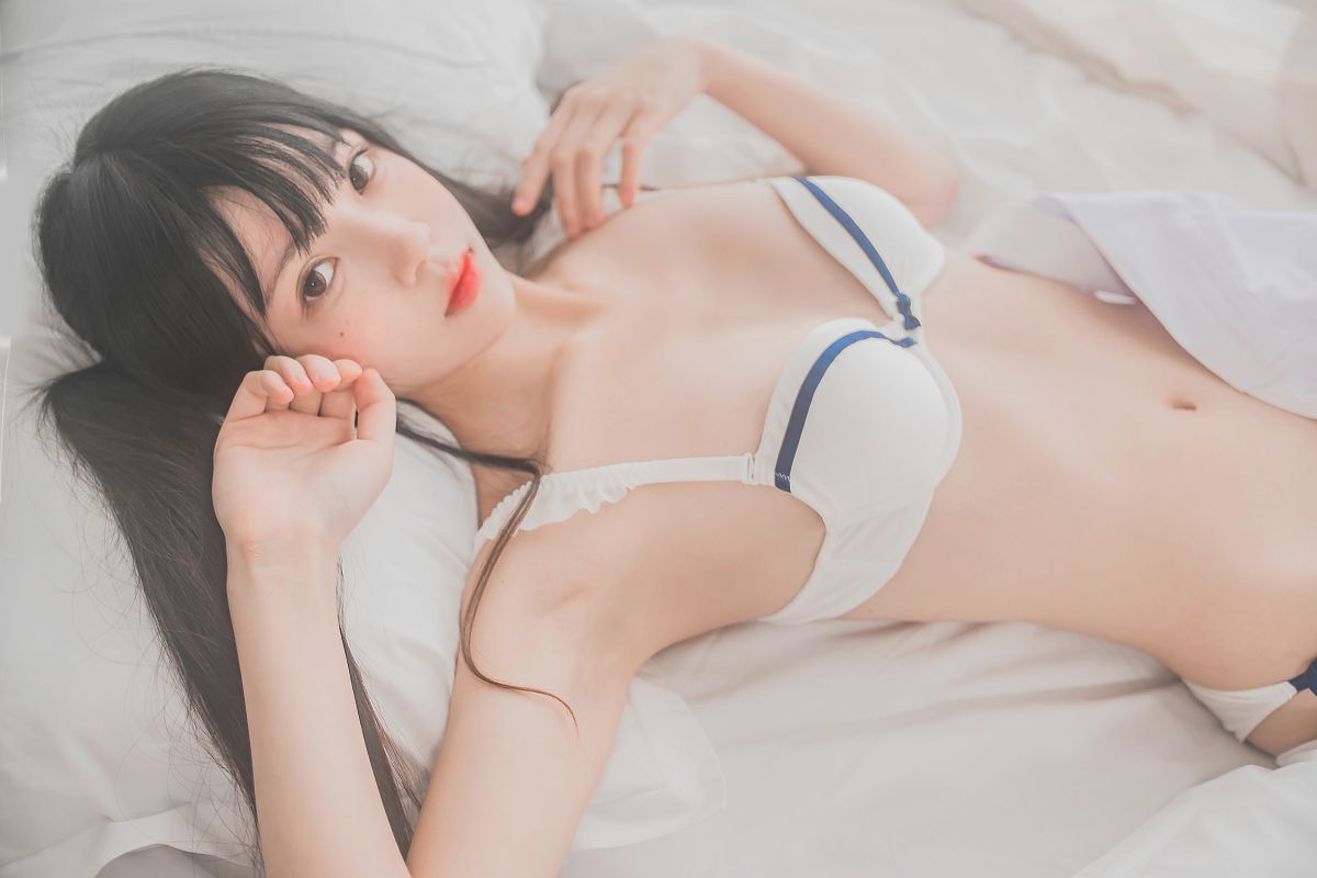 桜桃未熟-白衬衫双马尾插图1