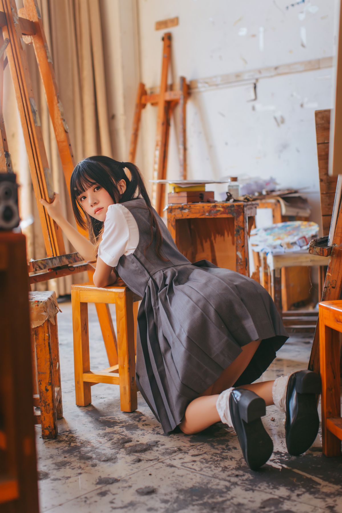 桜桃喵-画室少女插图4