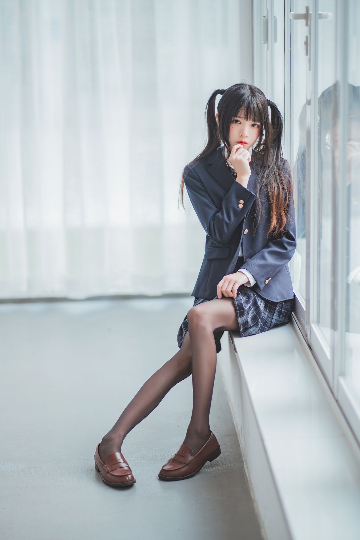 桜桃喵 – 冬季制服丝秀插图