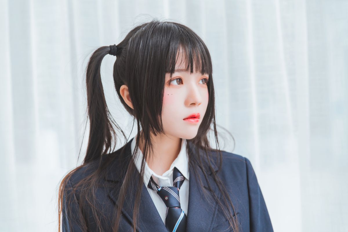 桜桃喵 – 冬季制服丝秀插图