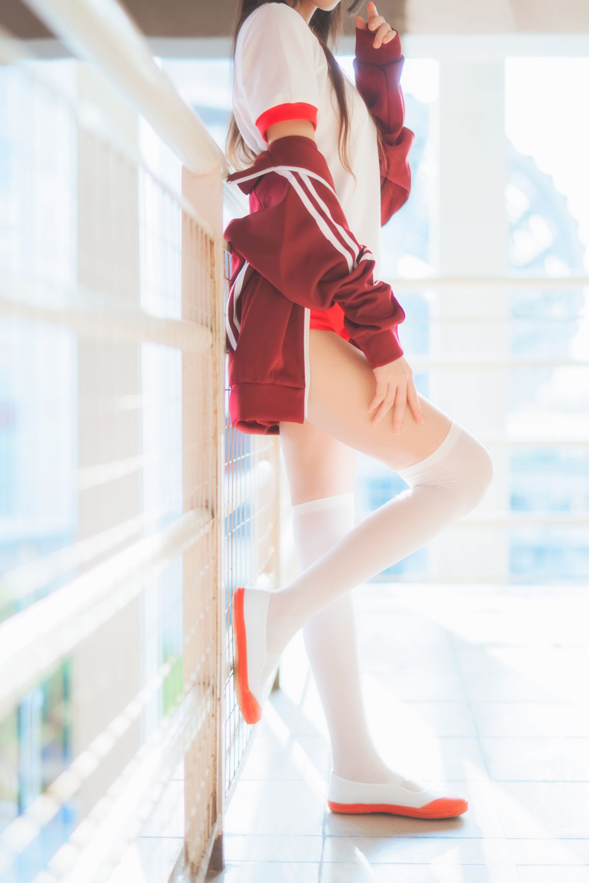 桜桃喵 – 红色体操服插图3