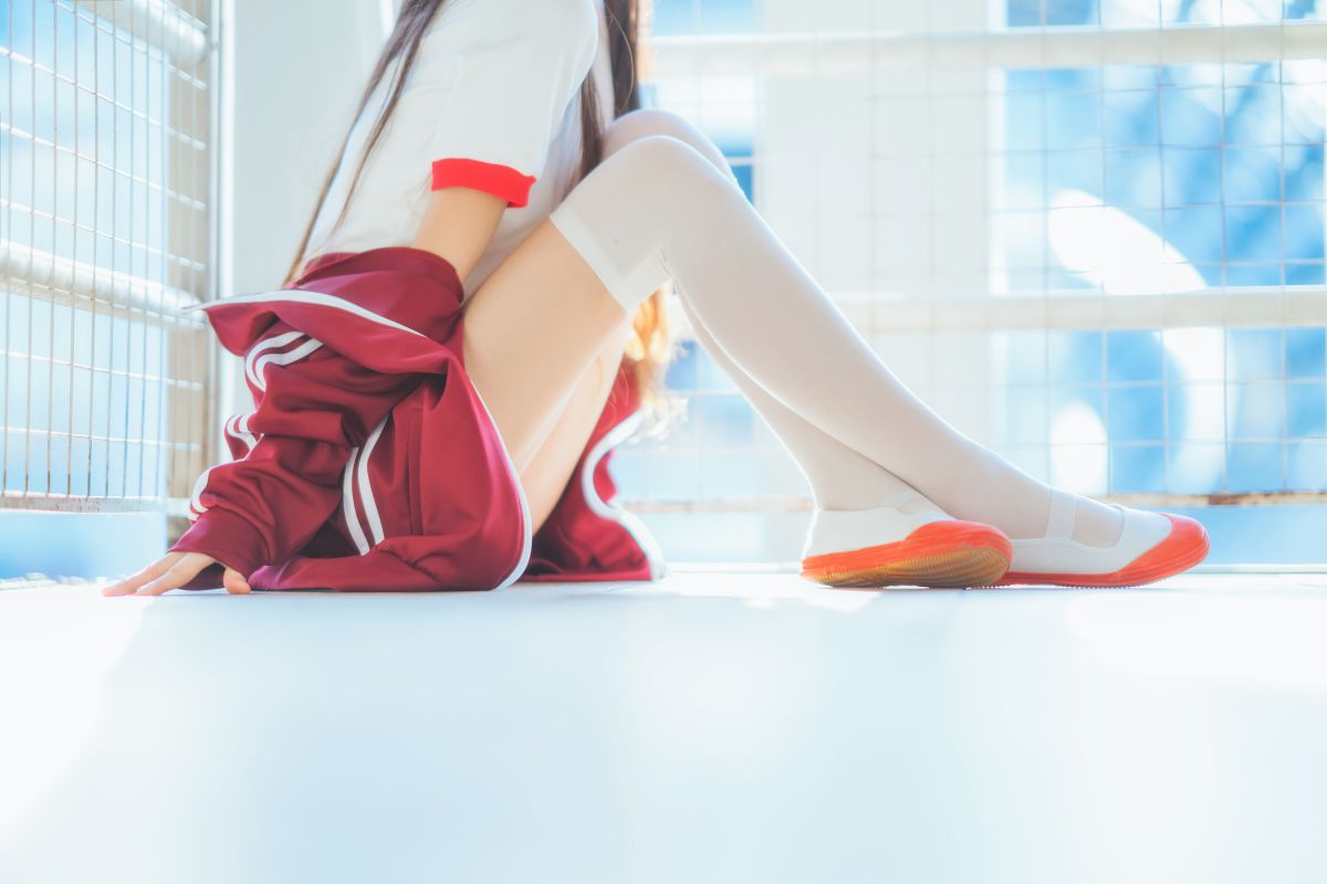 桜桃喵 – 红色体操服插图4