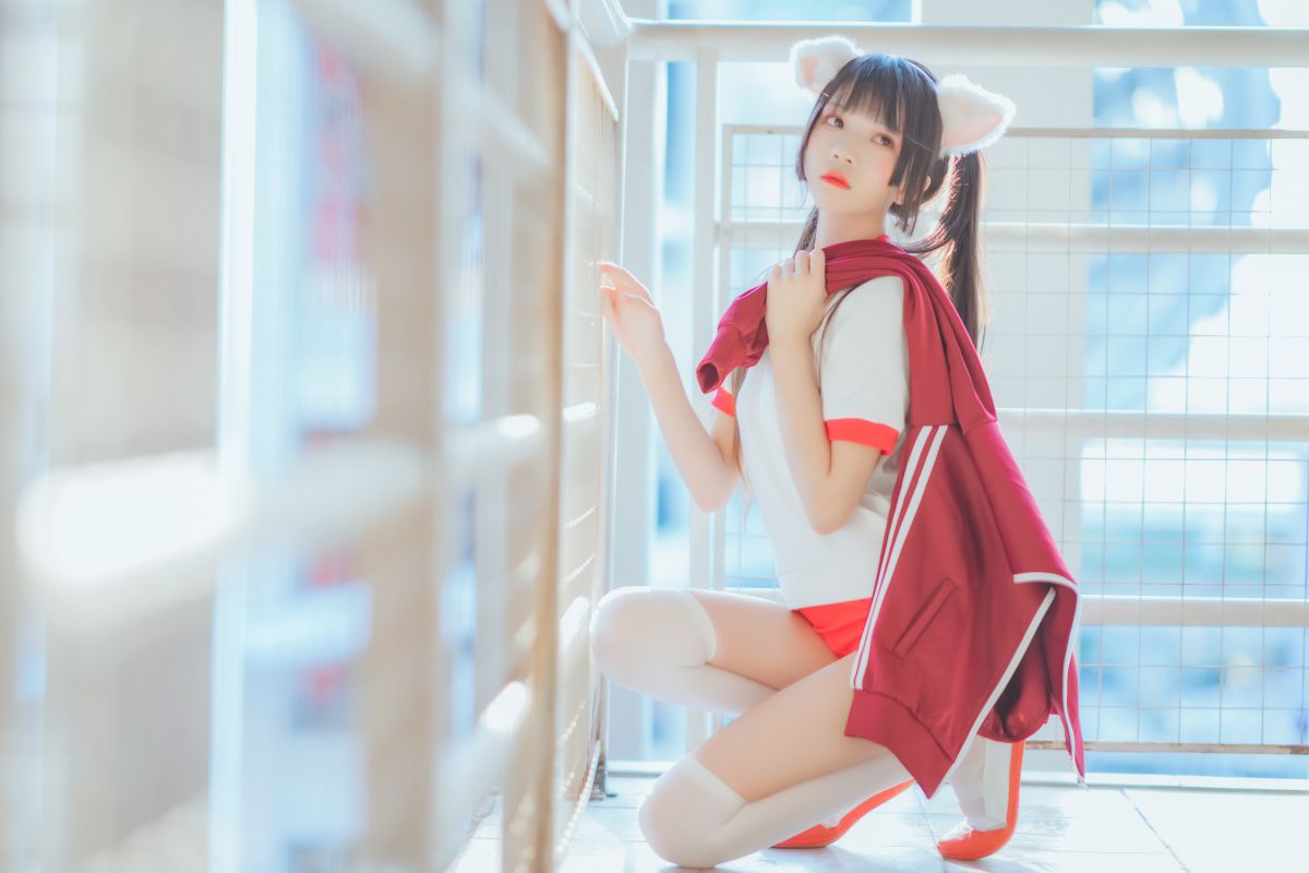 桜桃喵 – 红色体操服插图